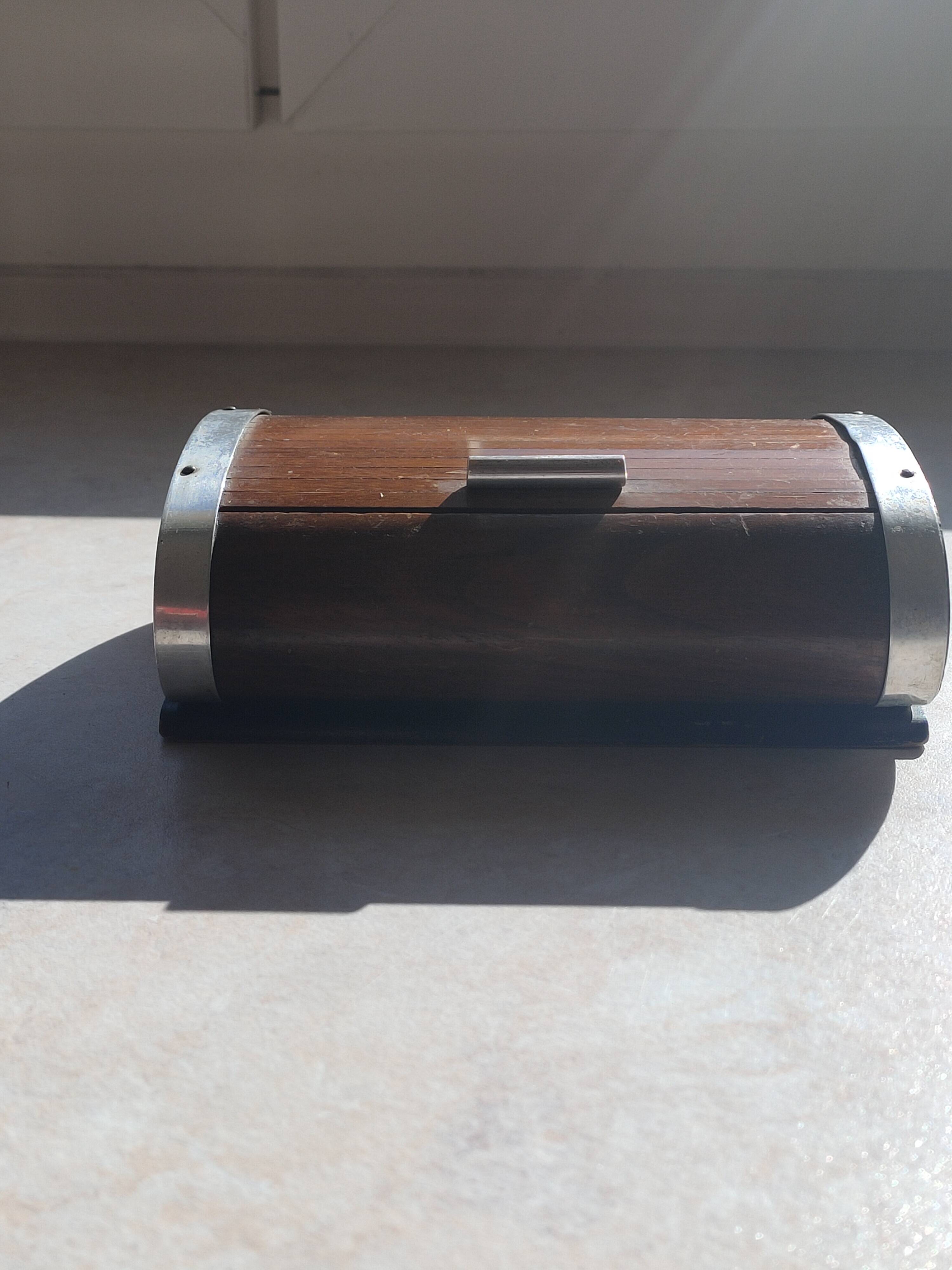 Art Deco curtain box;