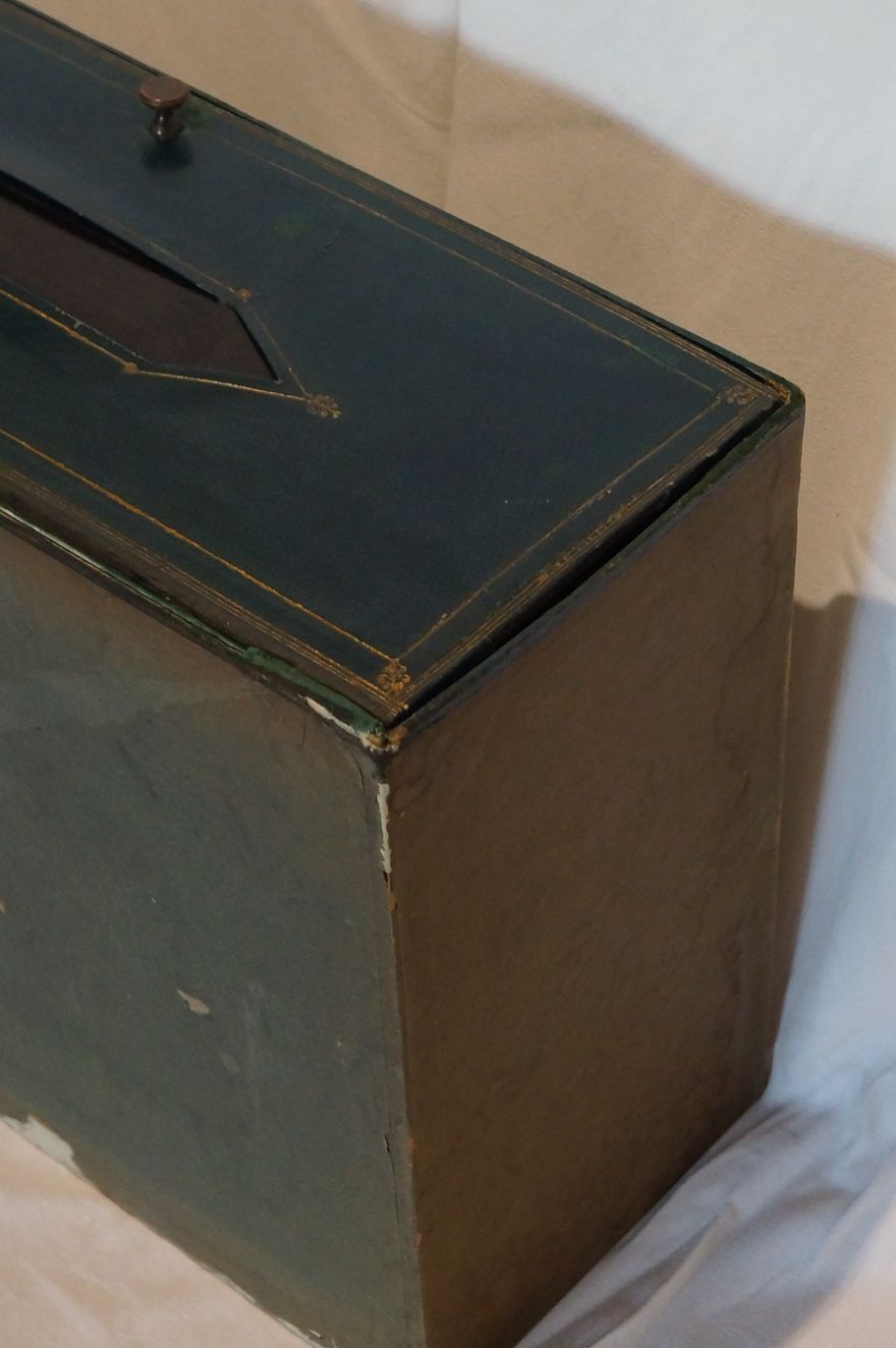 Former cardboard maker