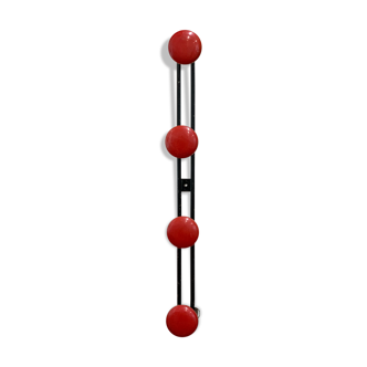 Coat-wear 4 black lacquered metal pads and red balls