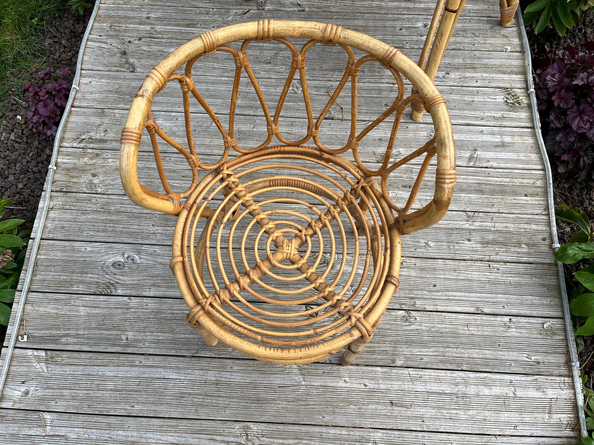 Rattan dressing table with her chair