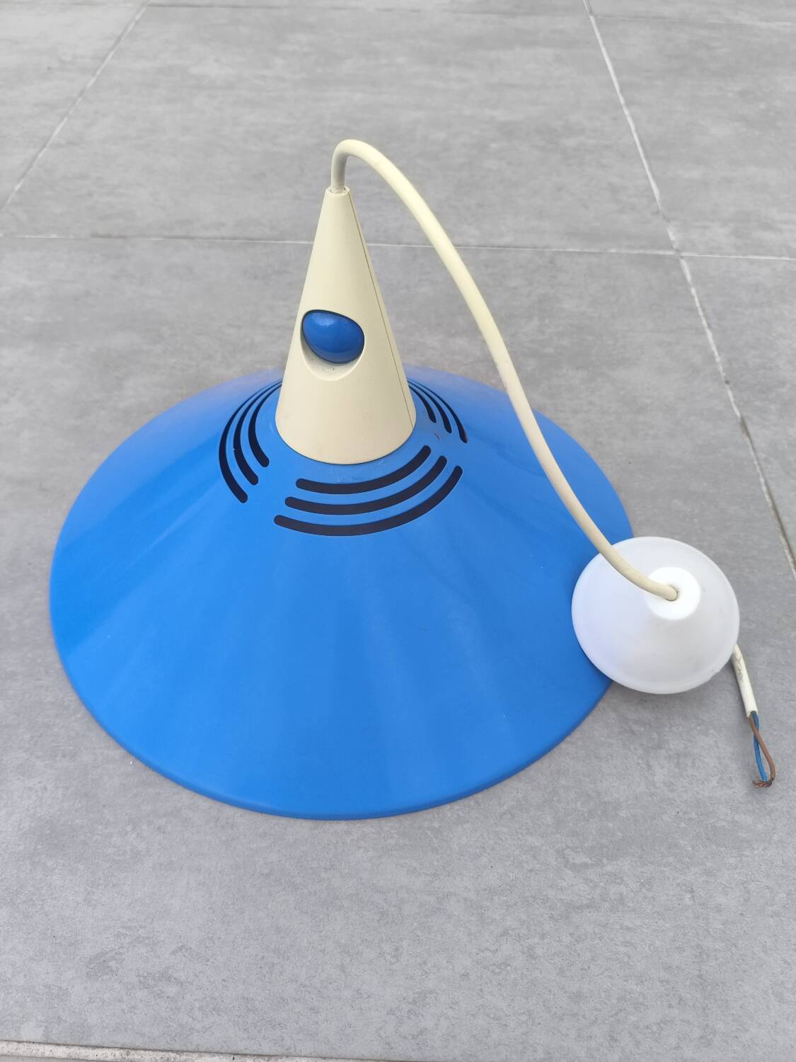 Memphis design chandelier suspension