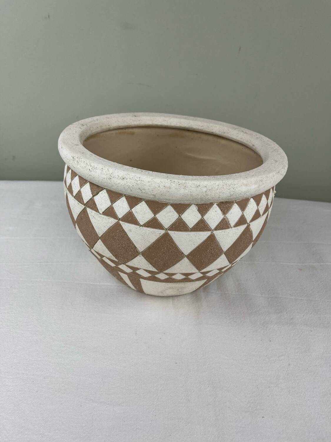 Cache pot vintage graphique