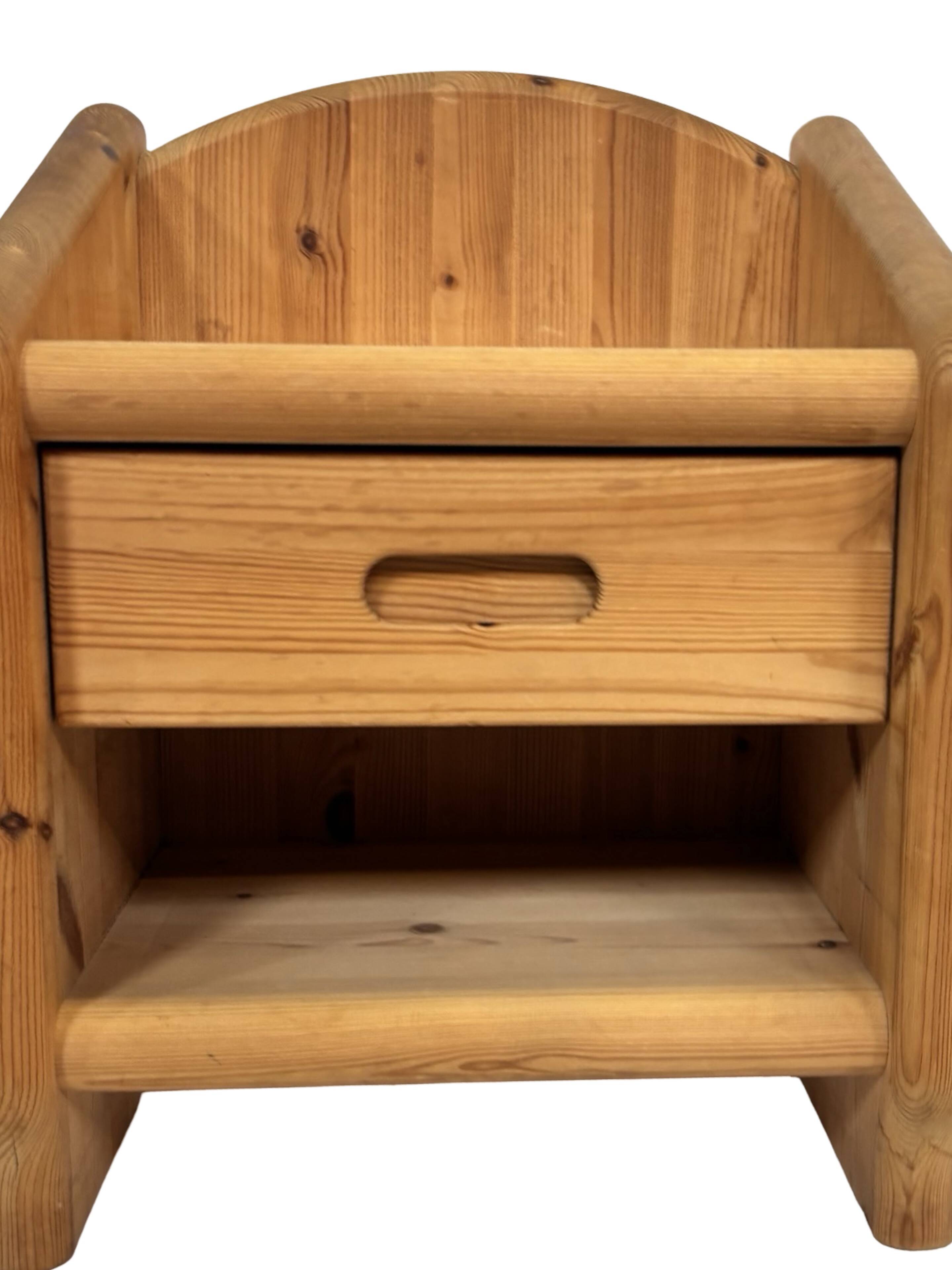 Vintage set of two pine wood bedside tables