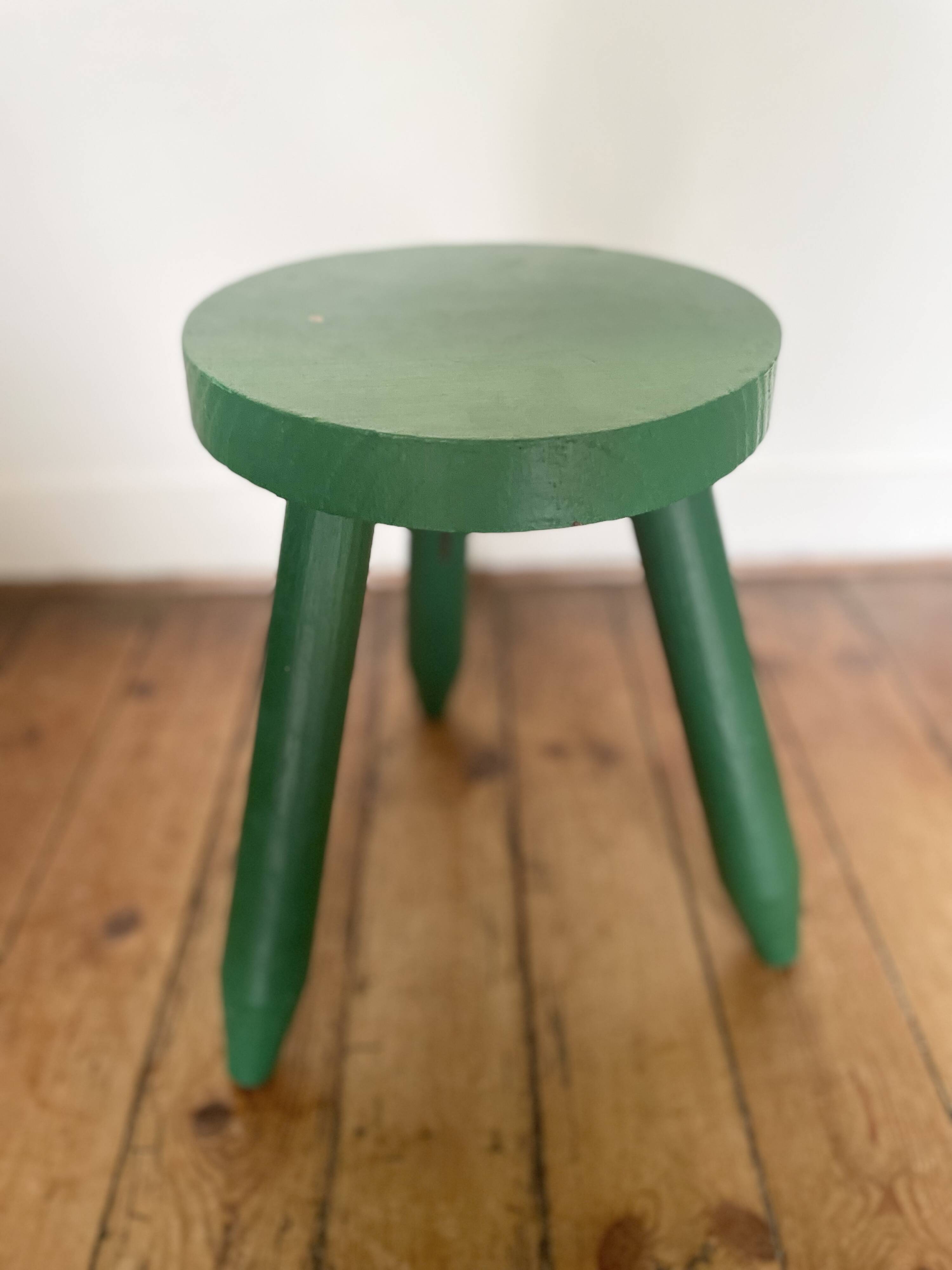 Tabouret trépied peint