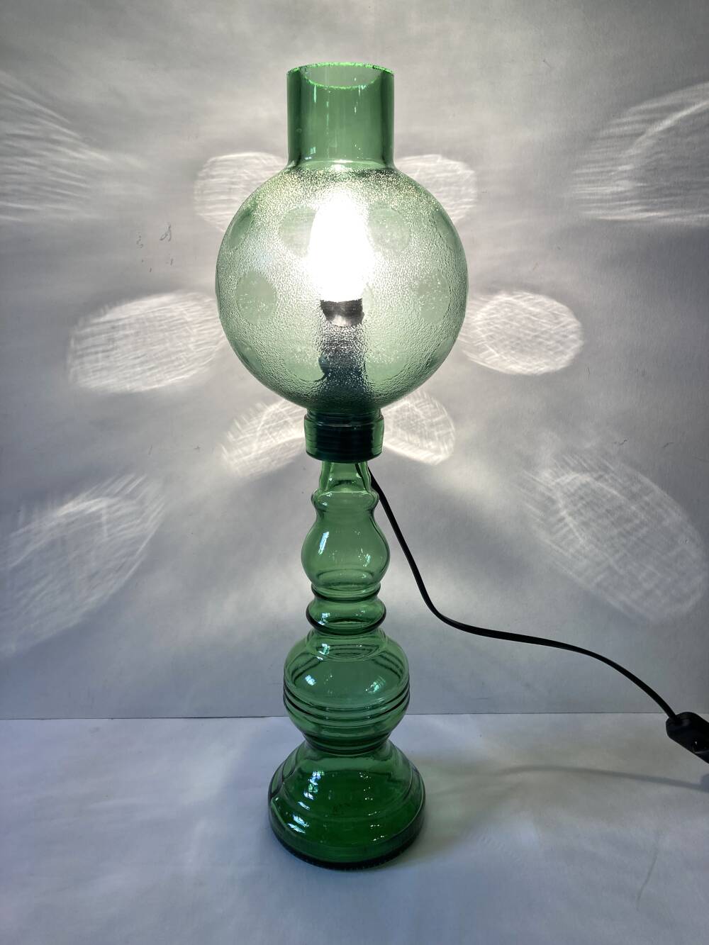 Cevin lamp in green glass