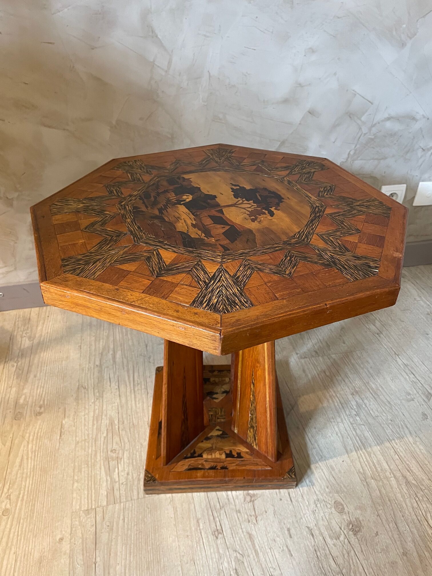 Table d'appoint marquetée