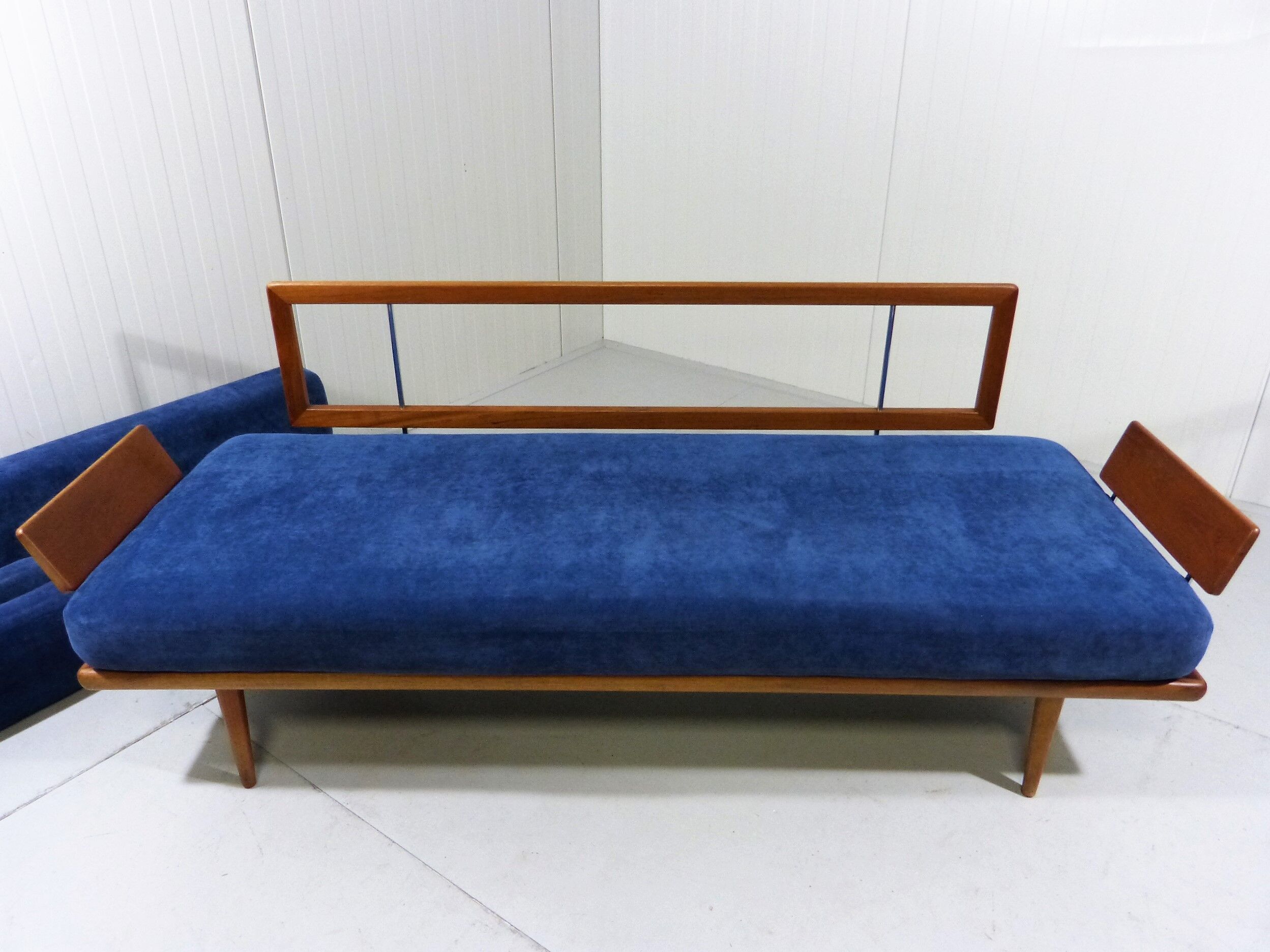 Daybed minerva par Peter Hvidt & Orla Mølgaard-Nielsen pour France & Søn, Denmark