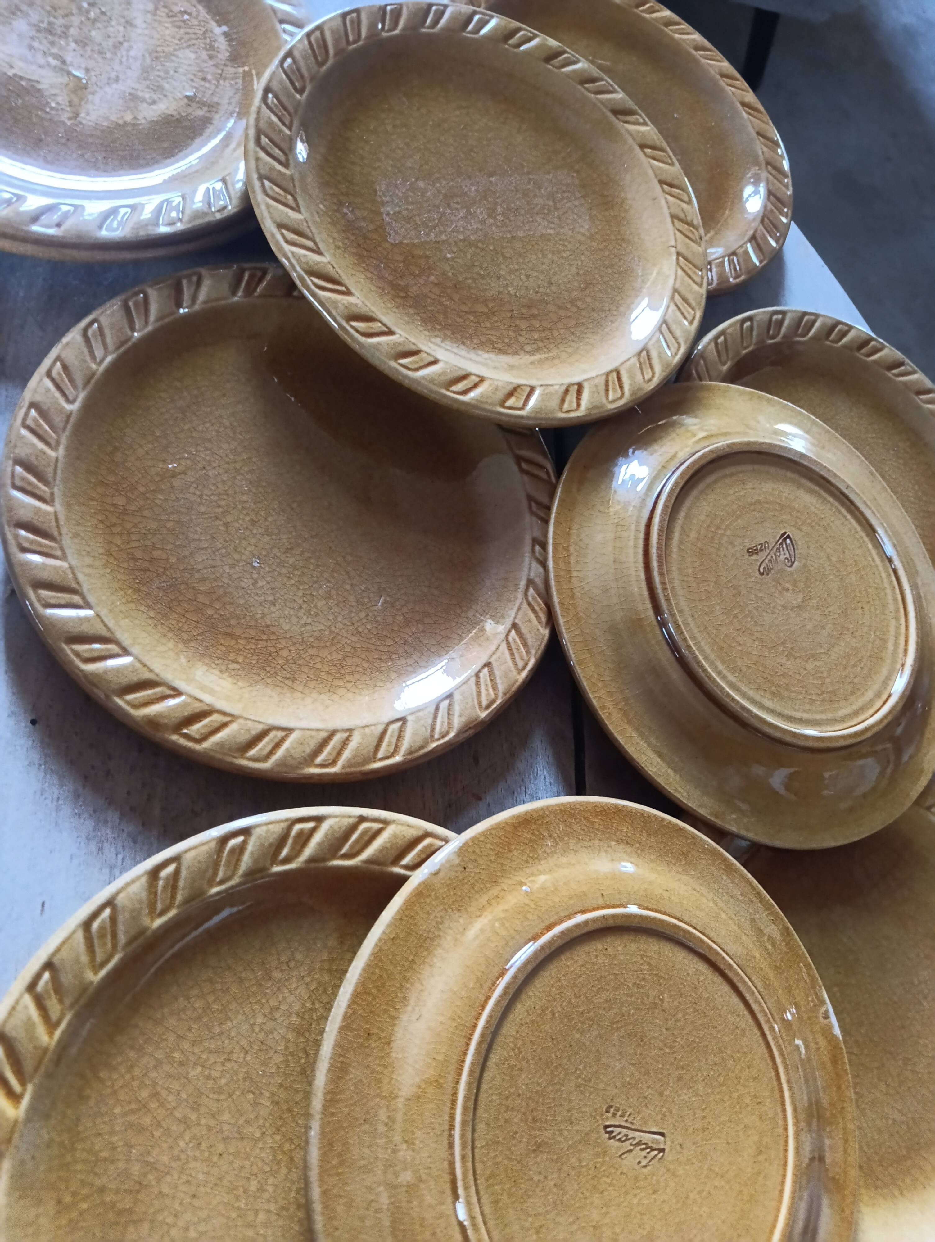 Maison Pichon Uzès rare set of 12 dessert plates