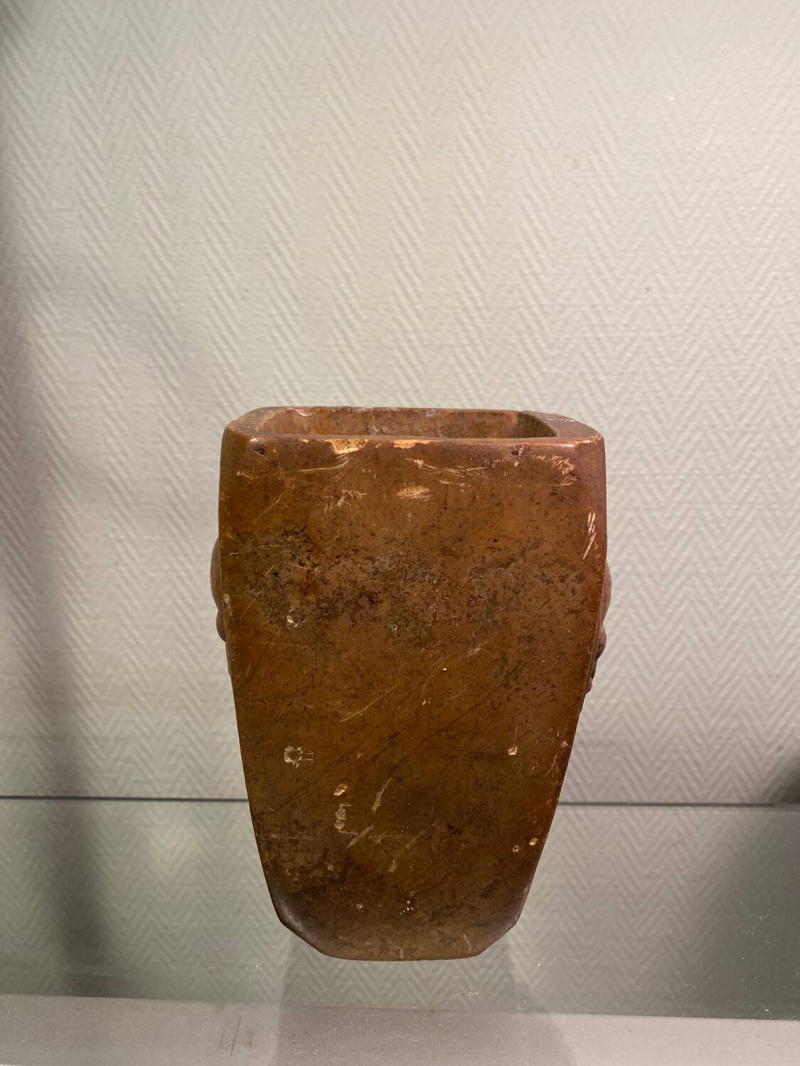 Mbigou stone vase