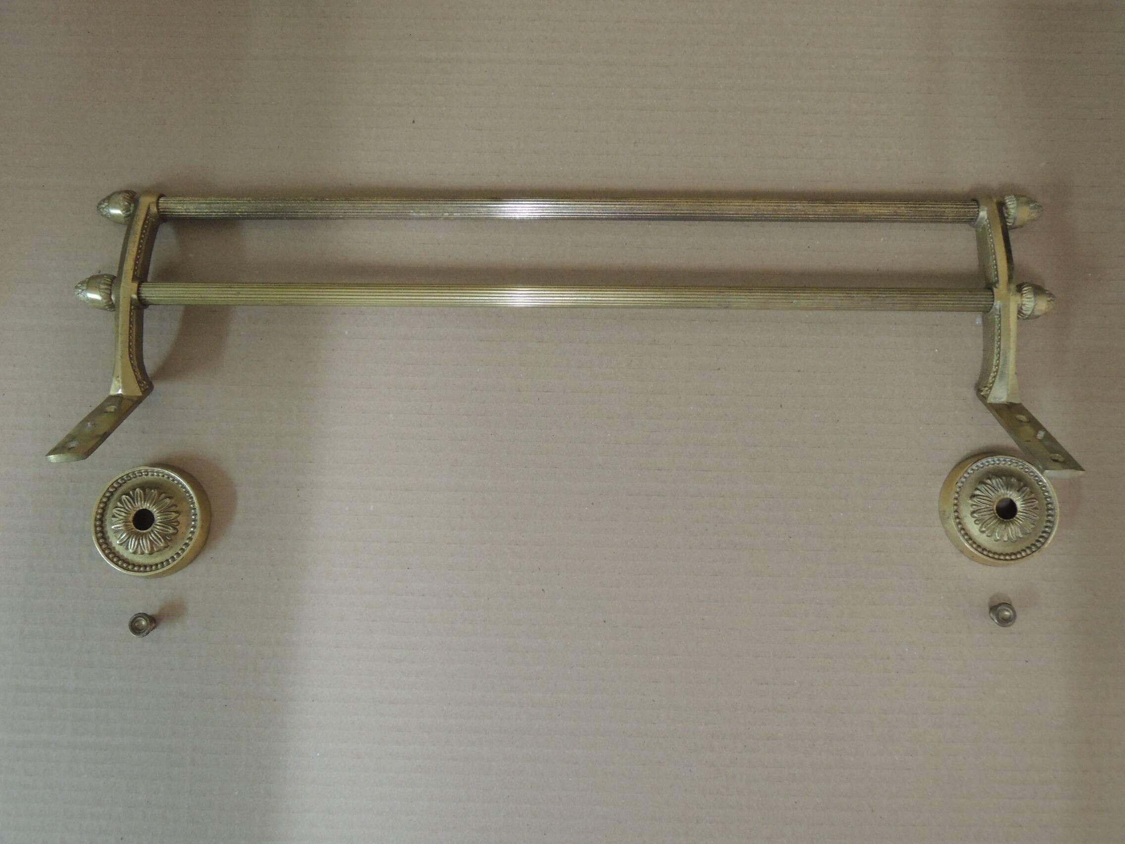 Double towel rack