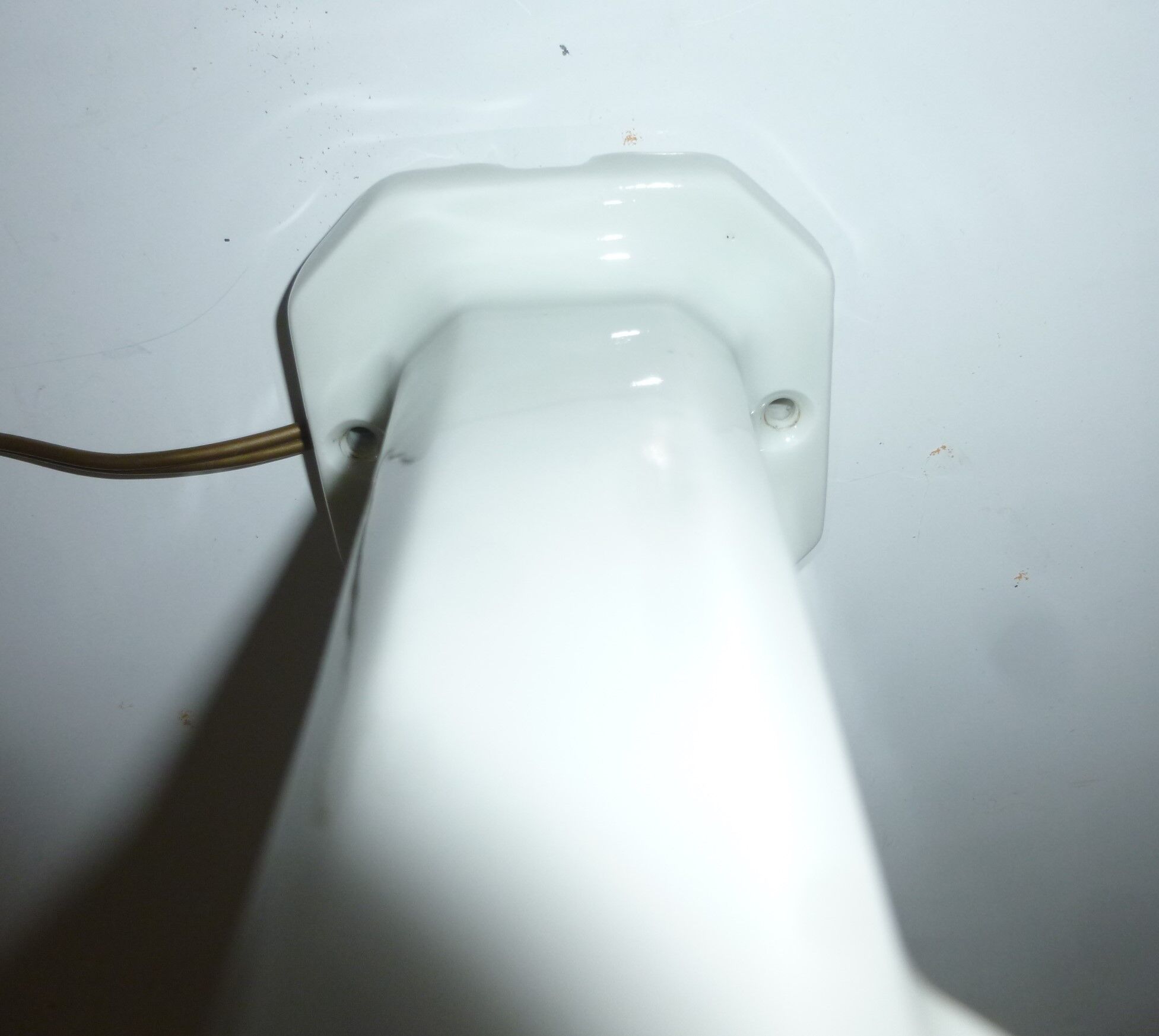 Old wall lamp for porcelain and opaline bathroom