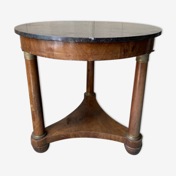 Table pedestal table in mahogany period empire tripod base, gray marble top