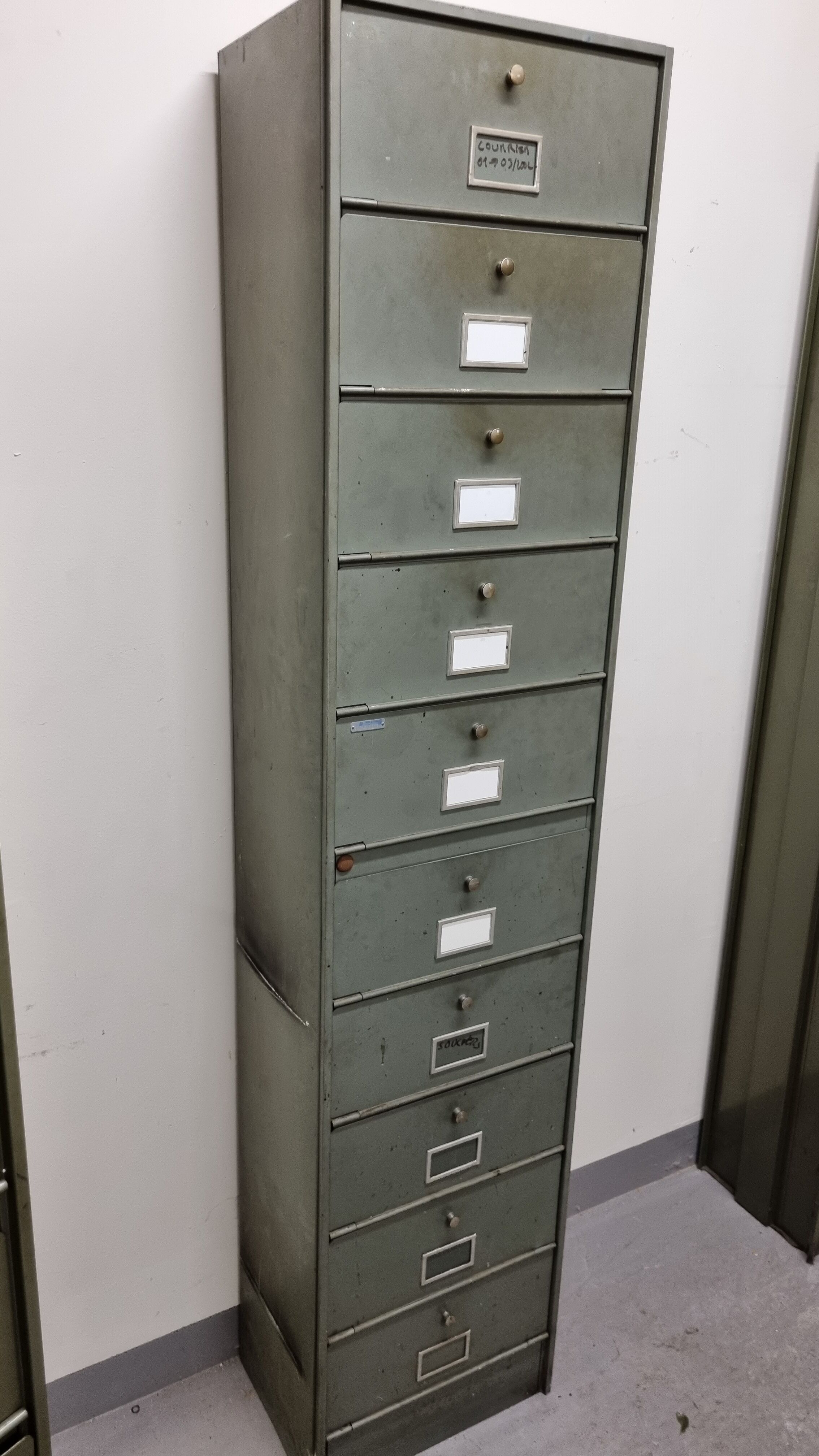 Old industrial valve cabinet 10 lockers