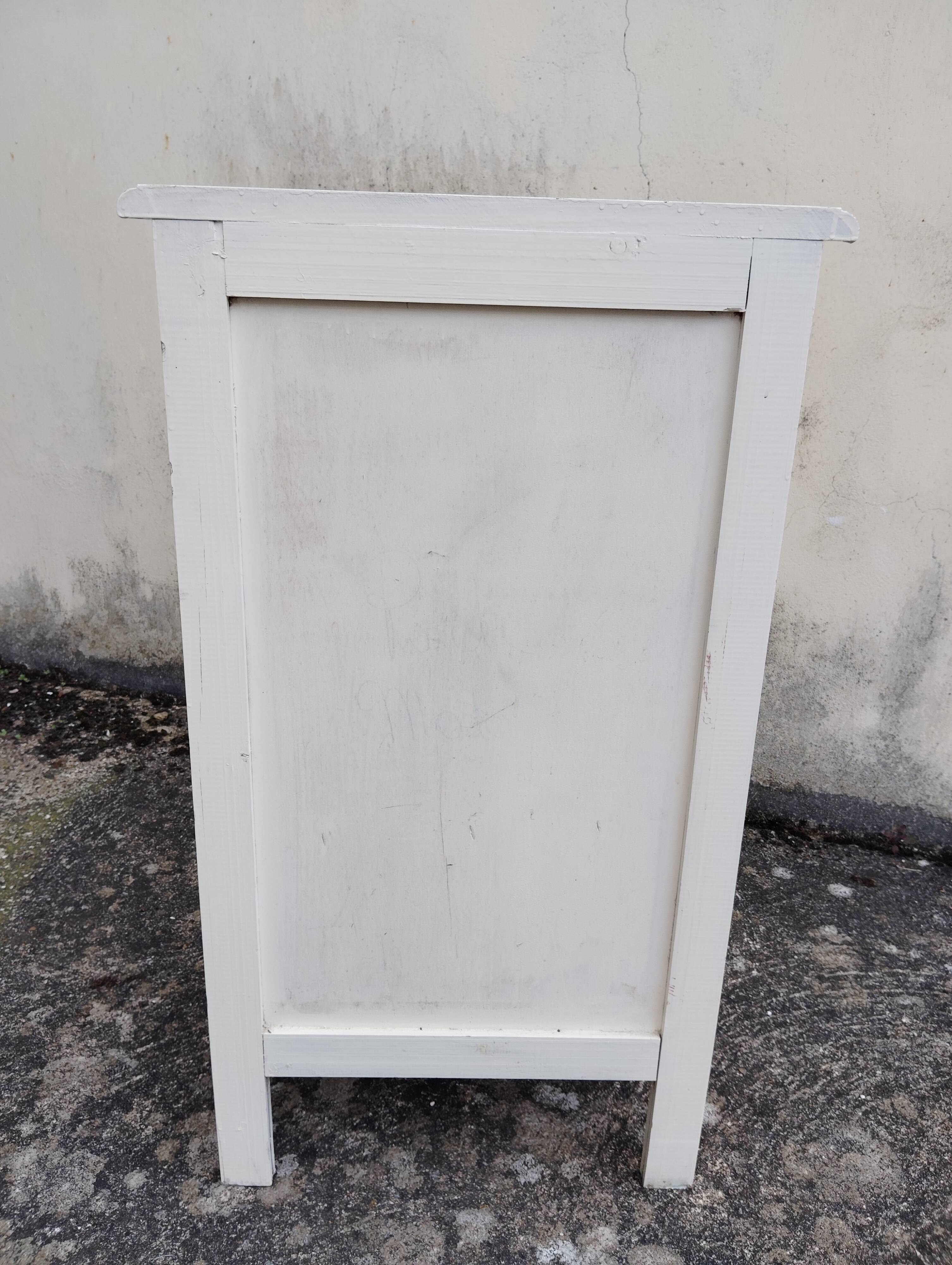 Small Parisian buffet/jam maker