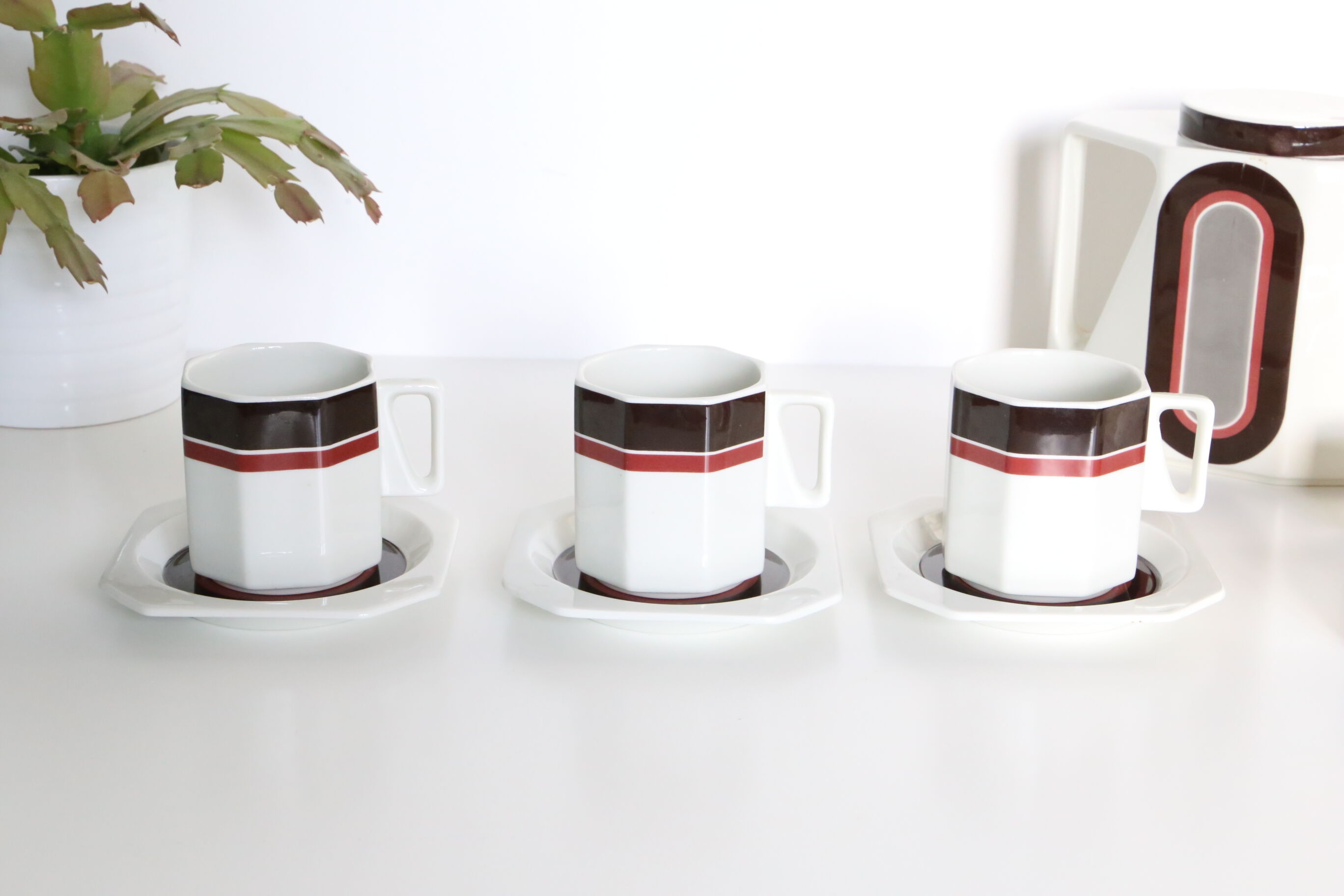 Coffee service from the Villeroy and Boch avant-garde range