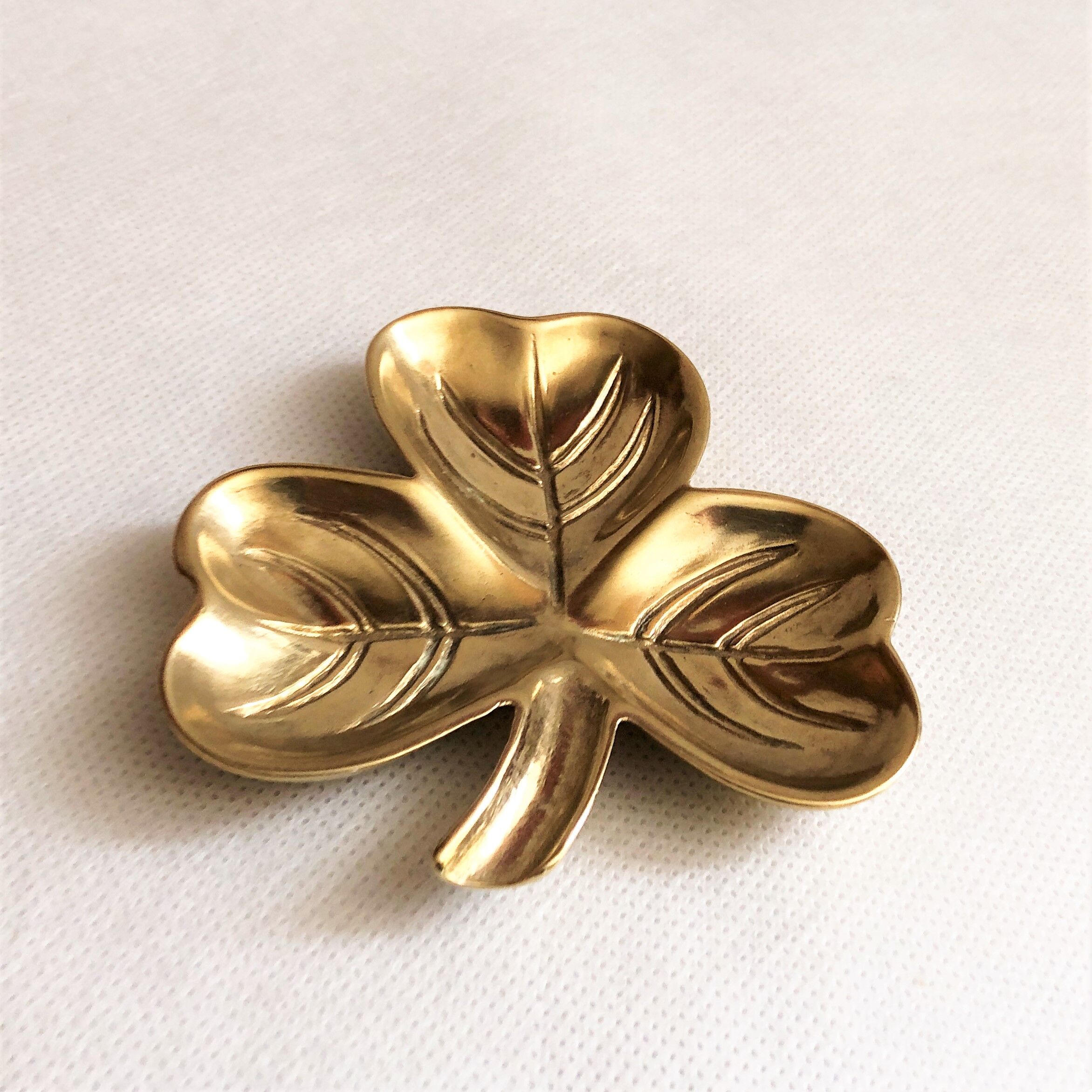 Ashtray Art Deco style décor clovers