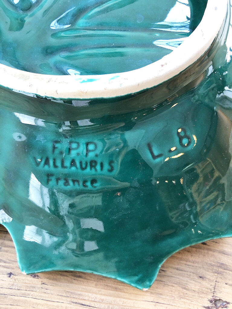 Vallauris green ceramic leaf dish