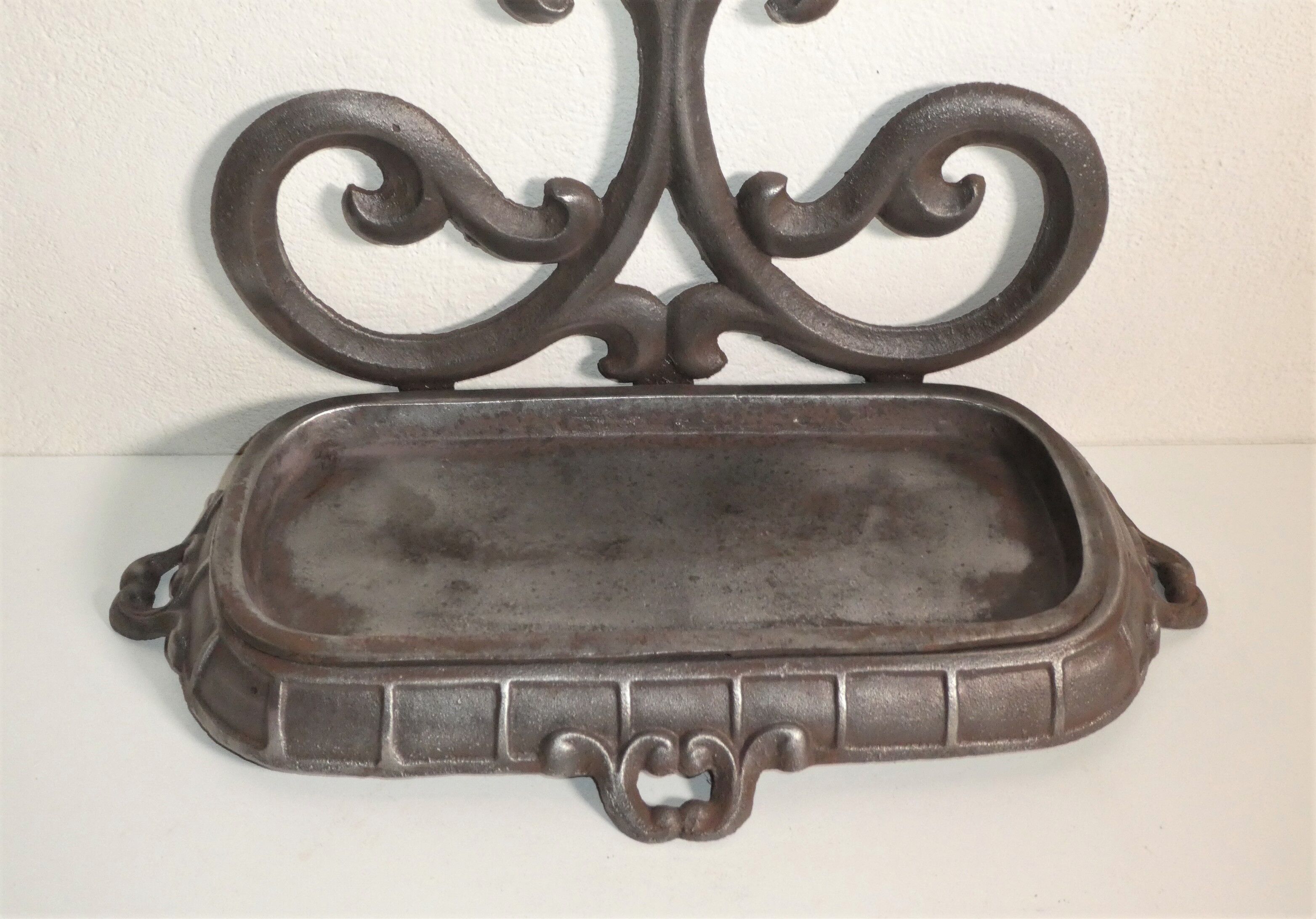 Art deco umbrella holder