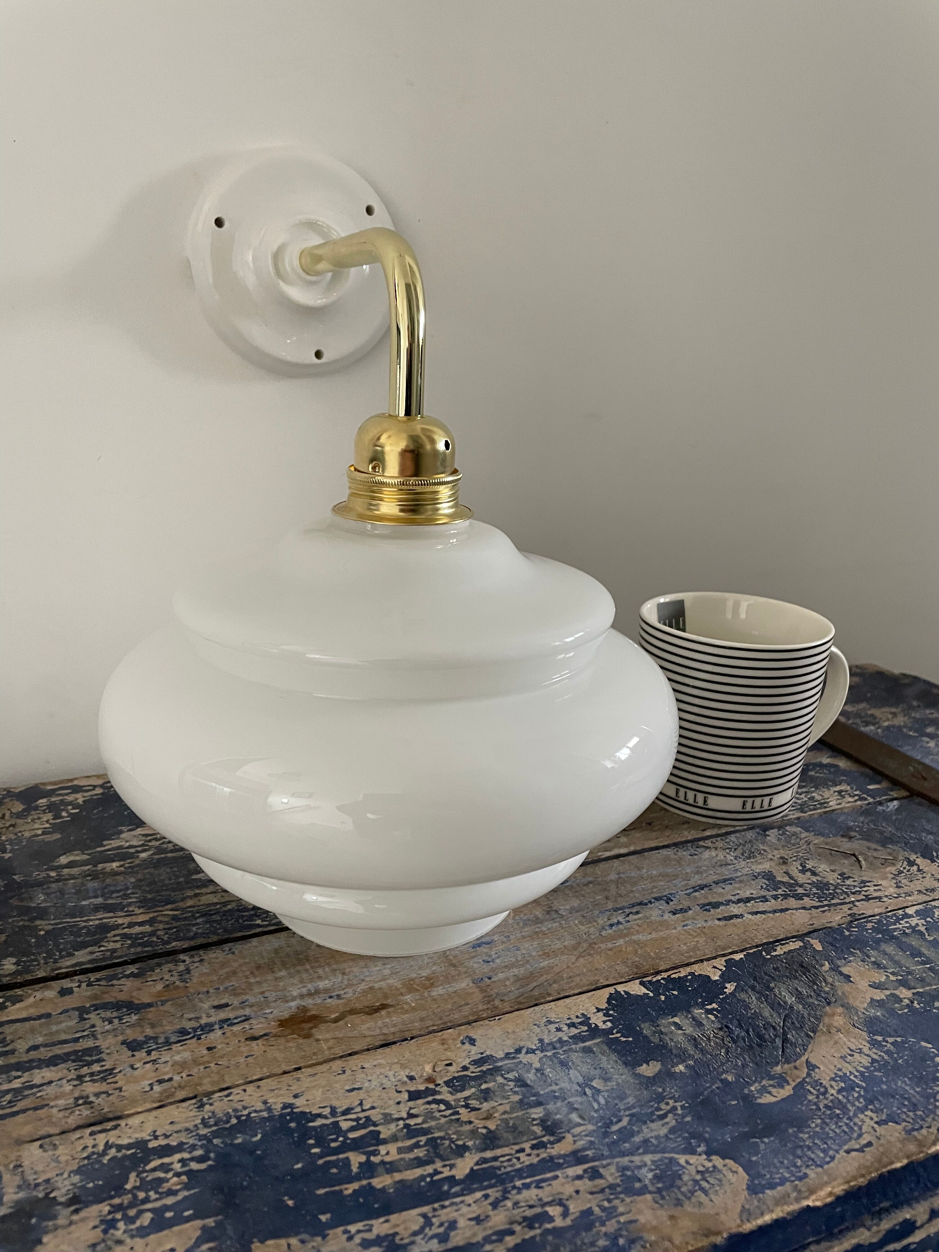 Vintage wall lamp in electrified white opaline to new