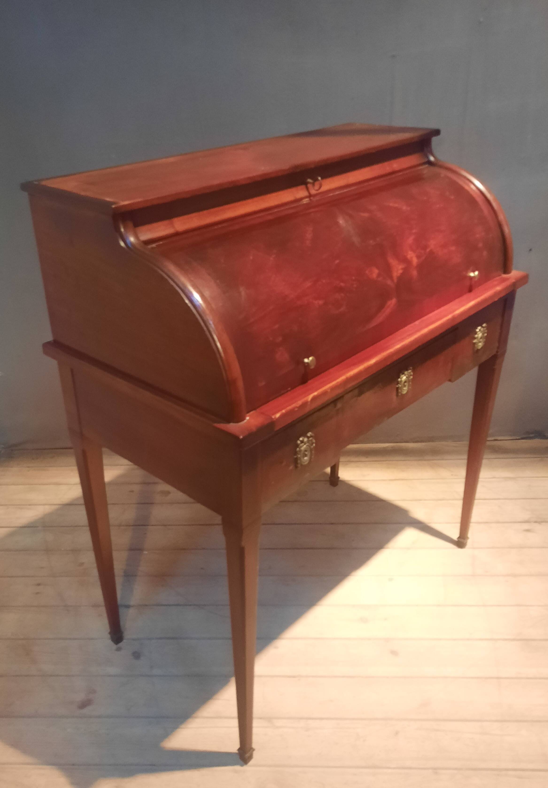 Mahogany roll desk from the 19th century
