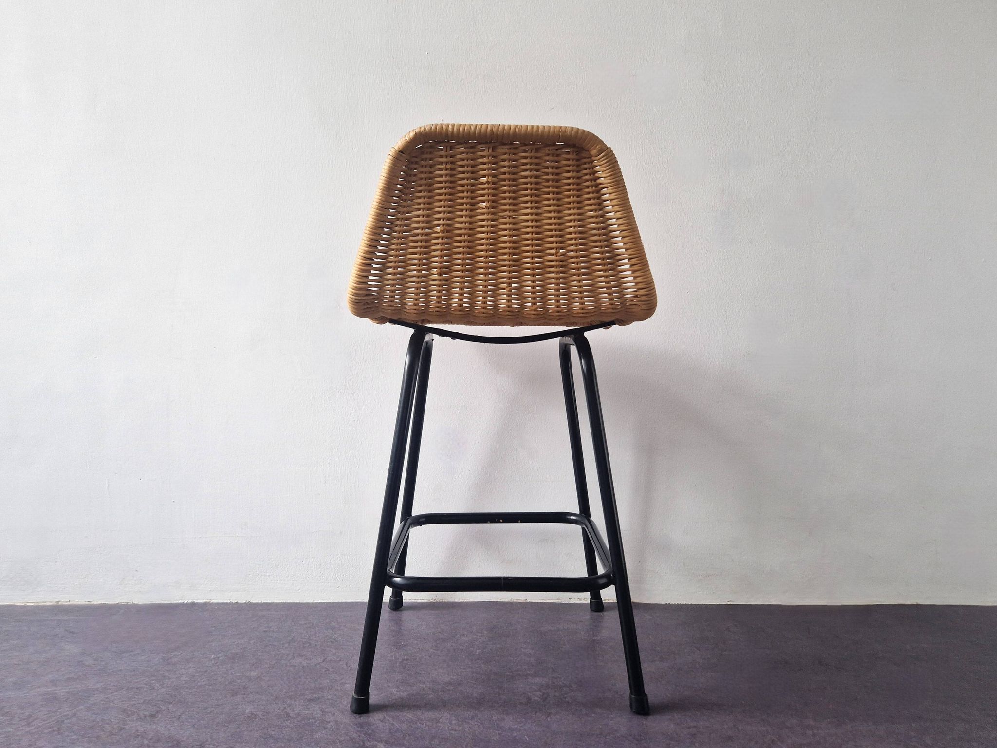 Low model stool of wicker and metal by Rohé Noordwolde, The Netherlands 1960's