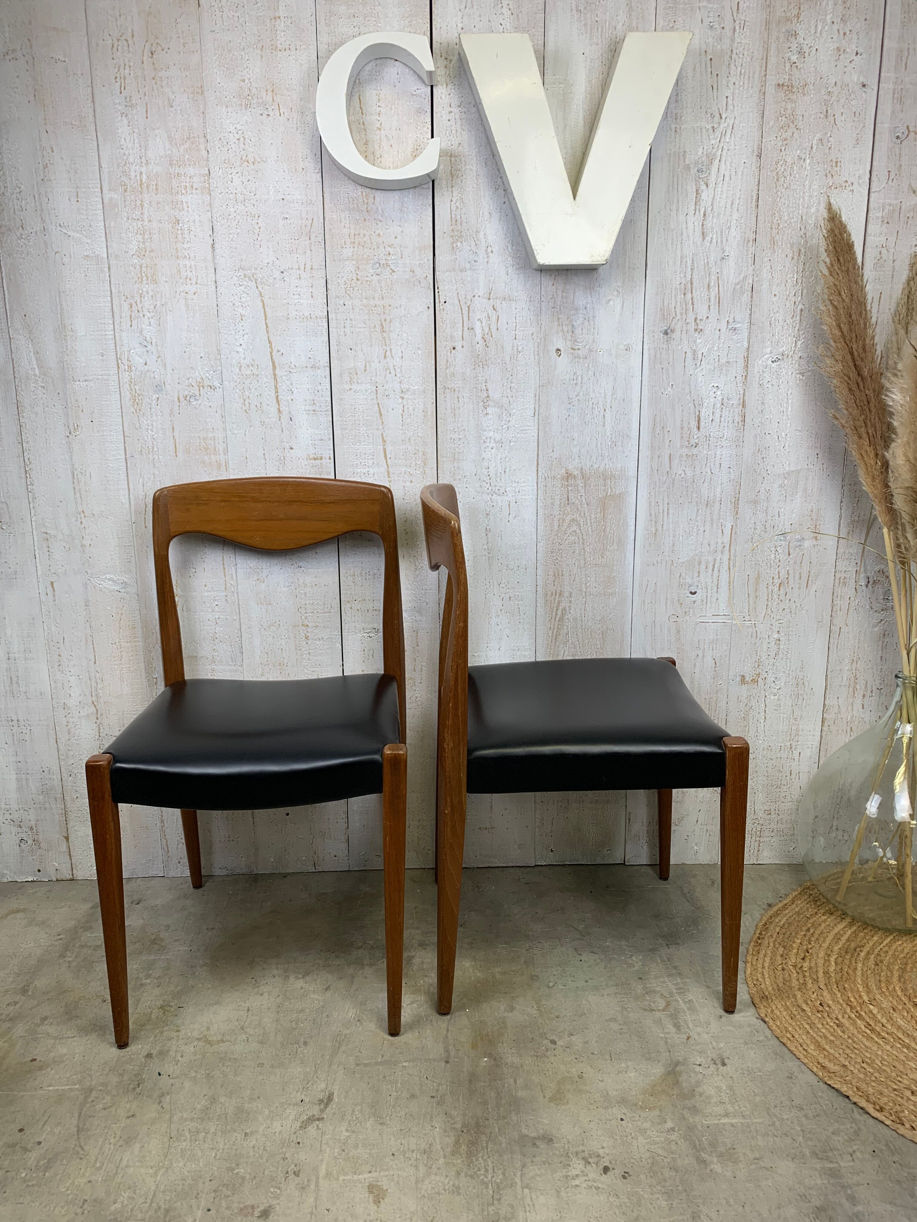 Series of 6 scandinavian chairs