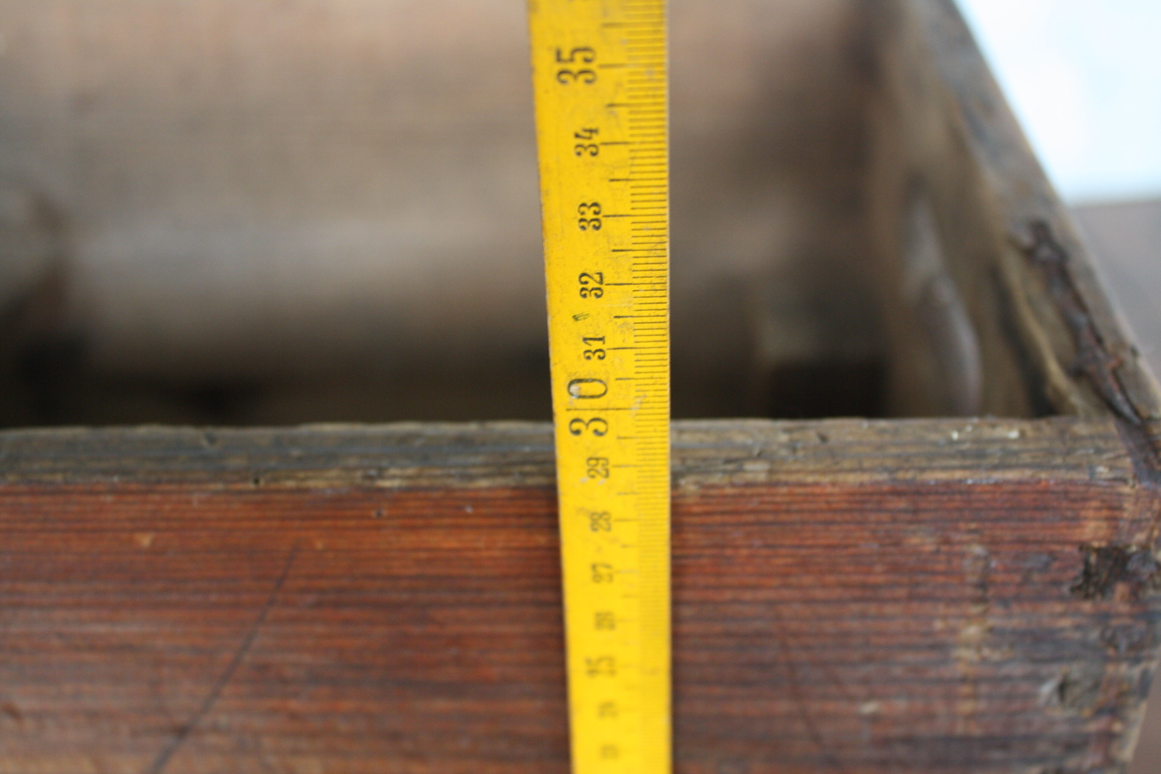 Wooden crate for Camwal water bottles