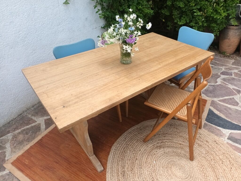 Farm table