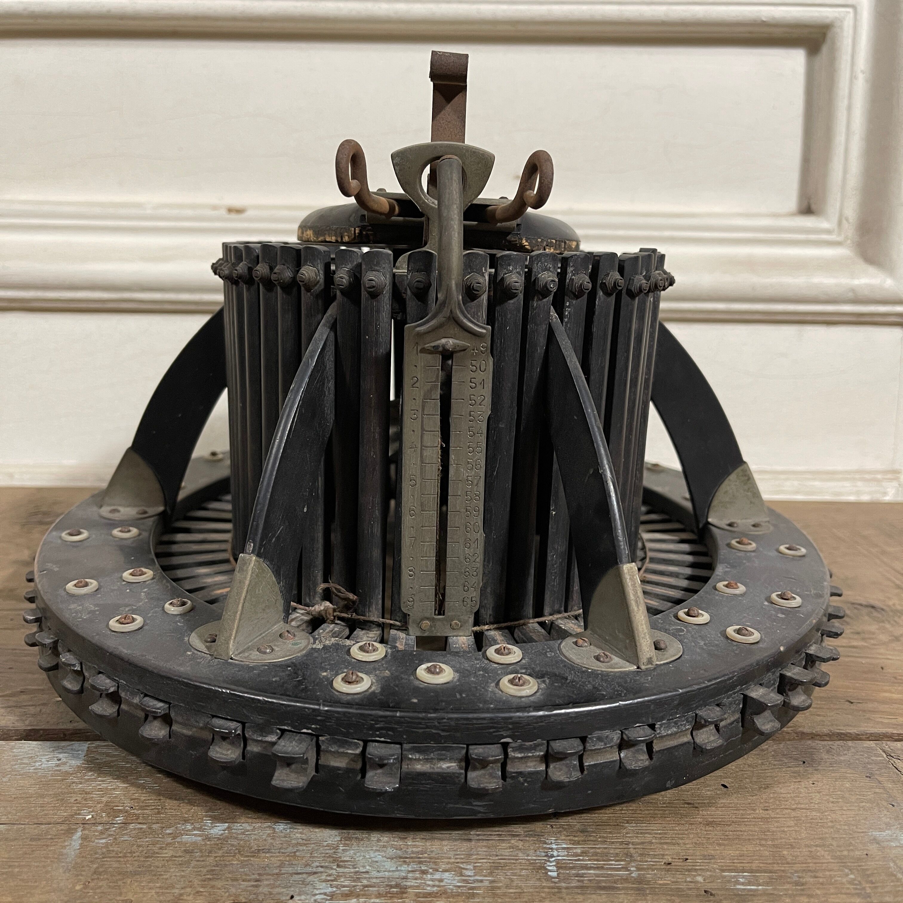 Hat conformer Allied Ainé H. Maillard hat shape