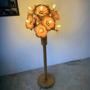 Lampadaire en orme motifs « fleurs », années 70