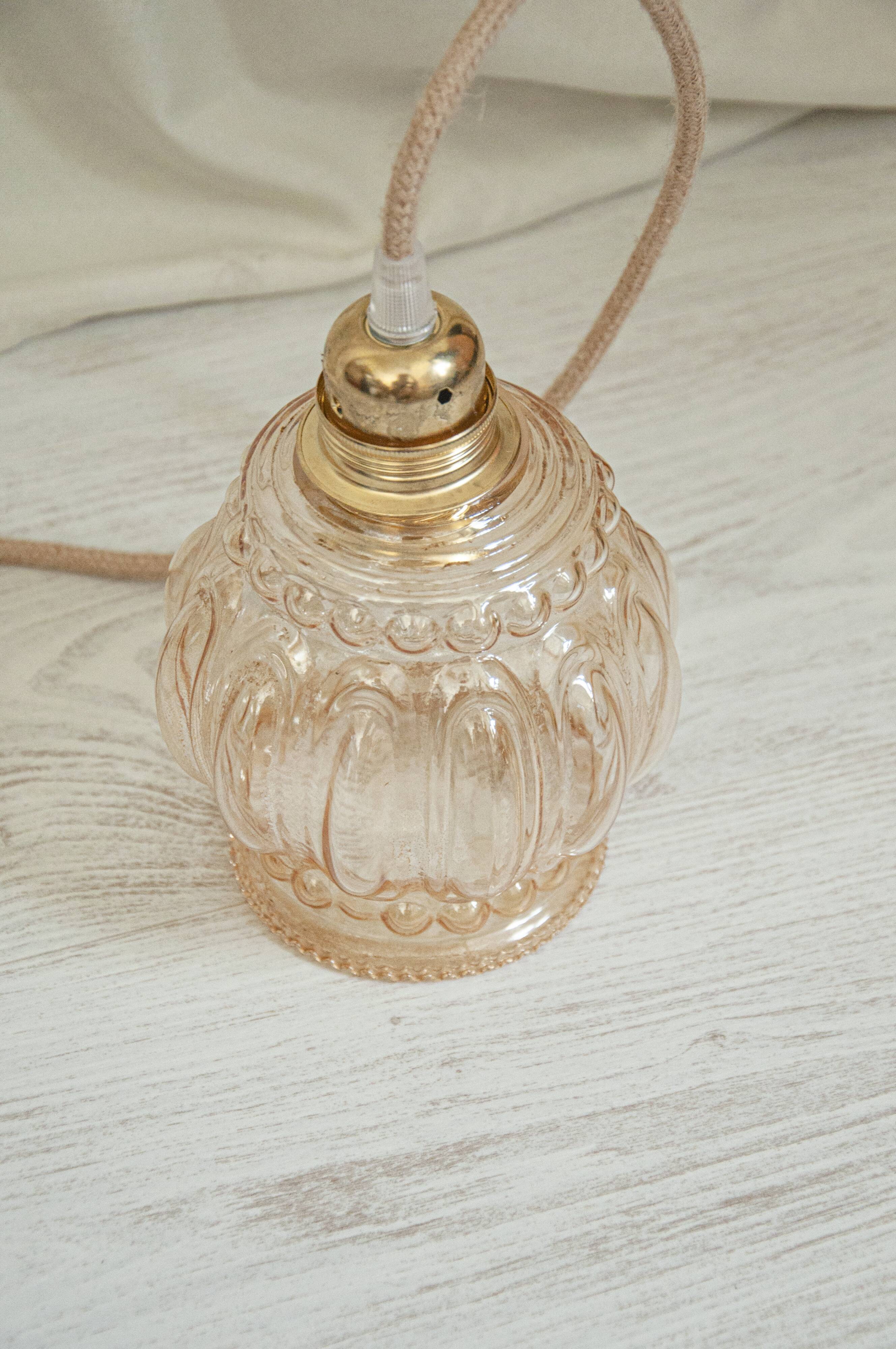 Suspension or vintage globe player