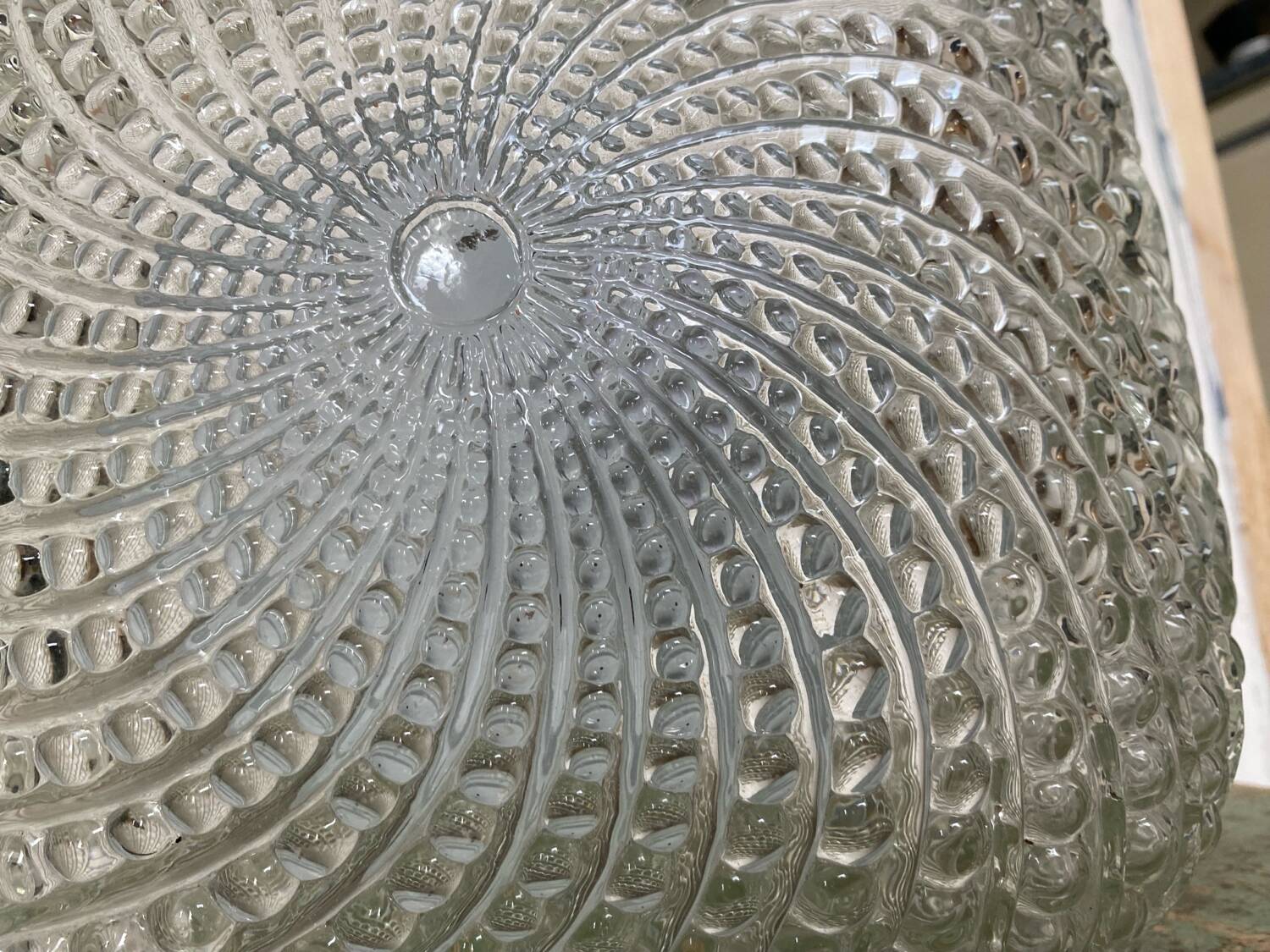 Plafonnier applique en verre dépoli 70's