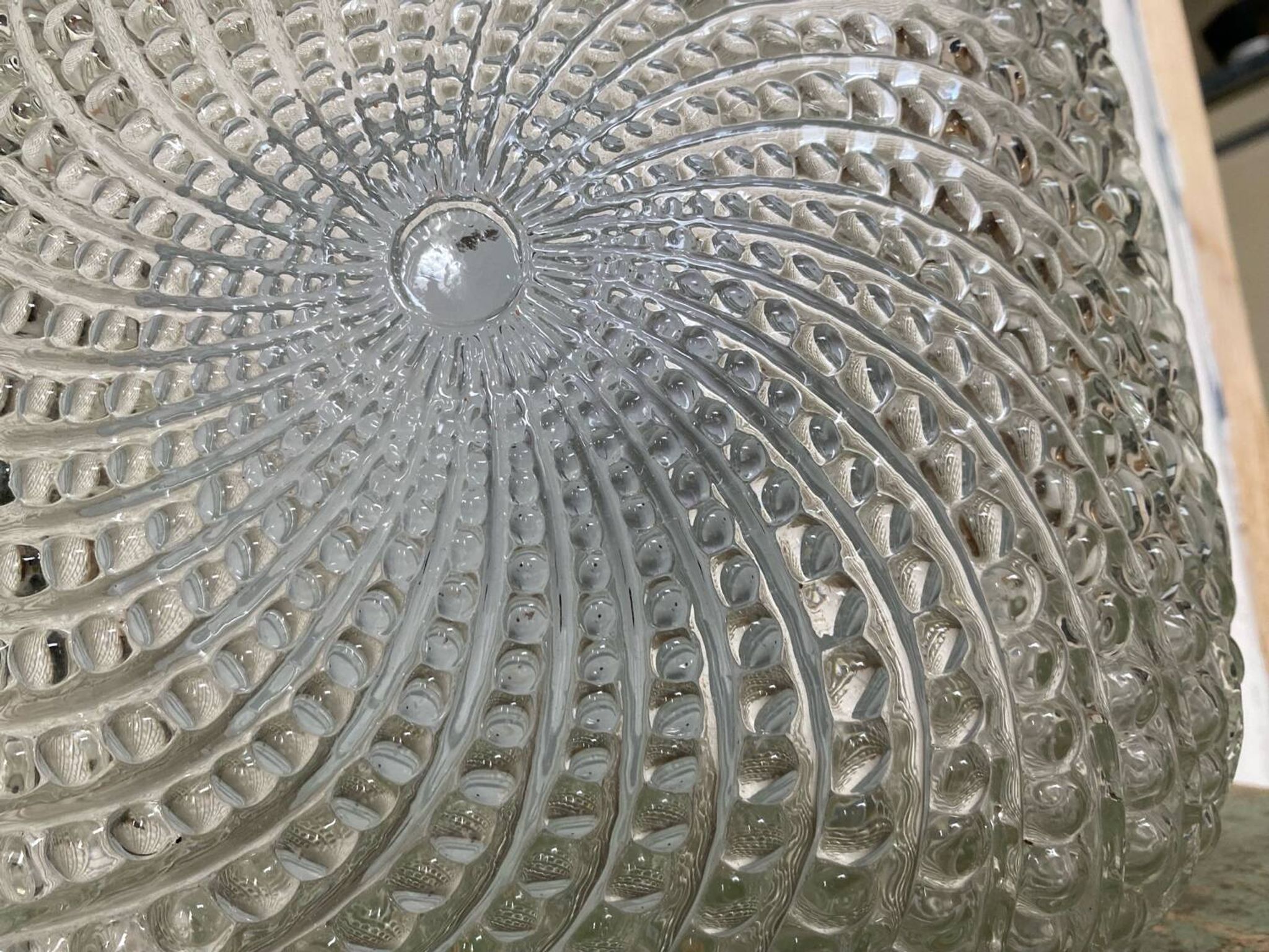 Plafonnier applique en verre dépoli 70's