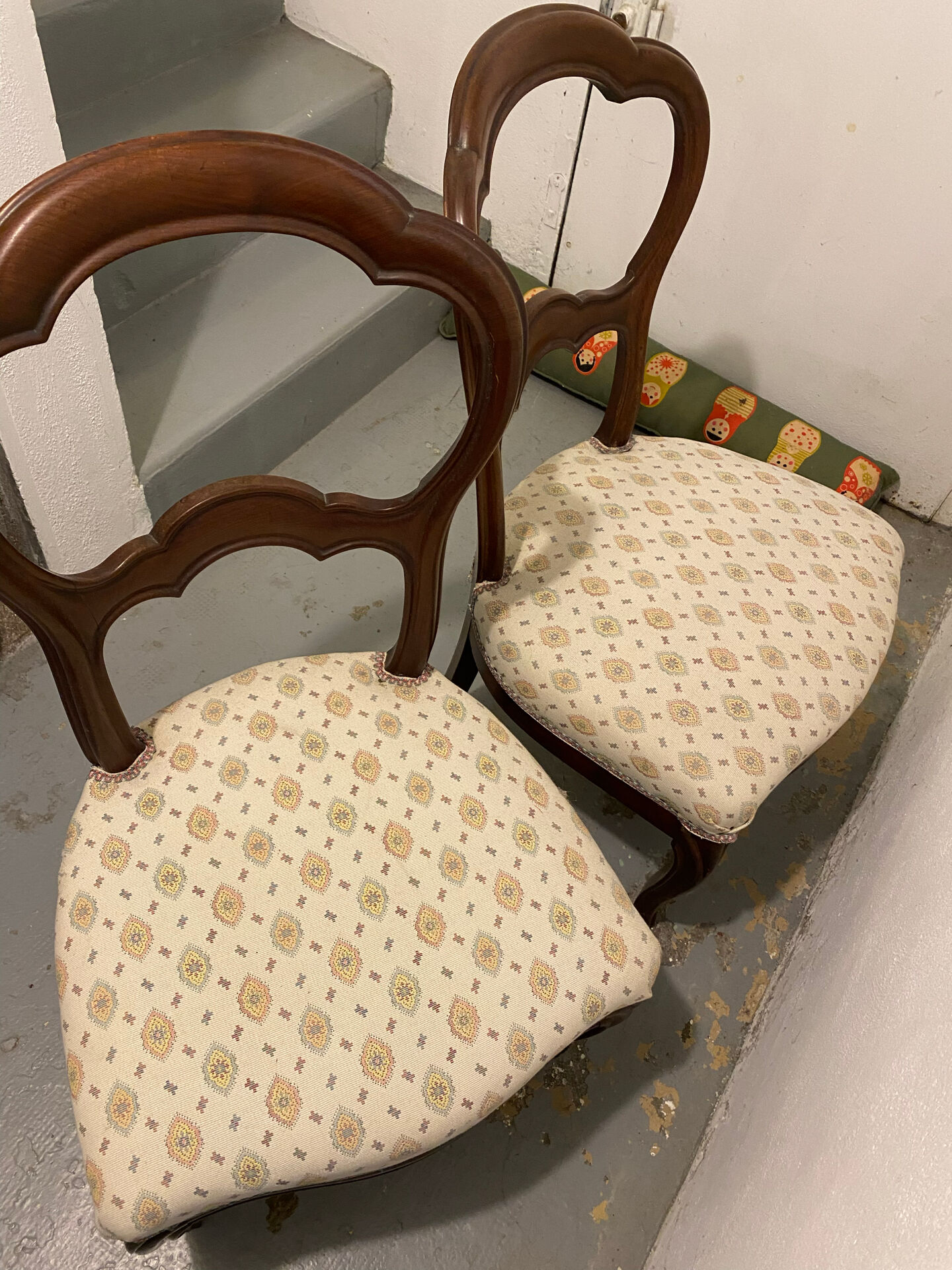 Paire de fauteuils cabriolet style Louis XV