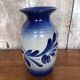 Ancien vase alsacien en grès gris bleuté et décor de fleurs, Anne Ehret