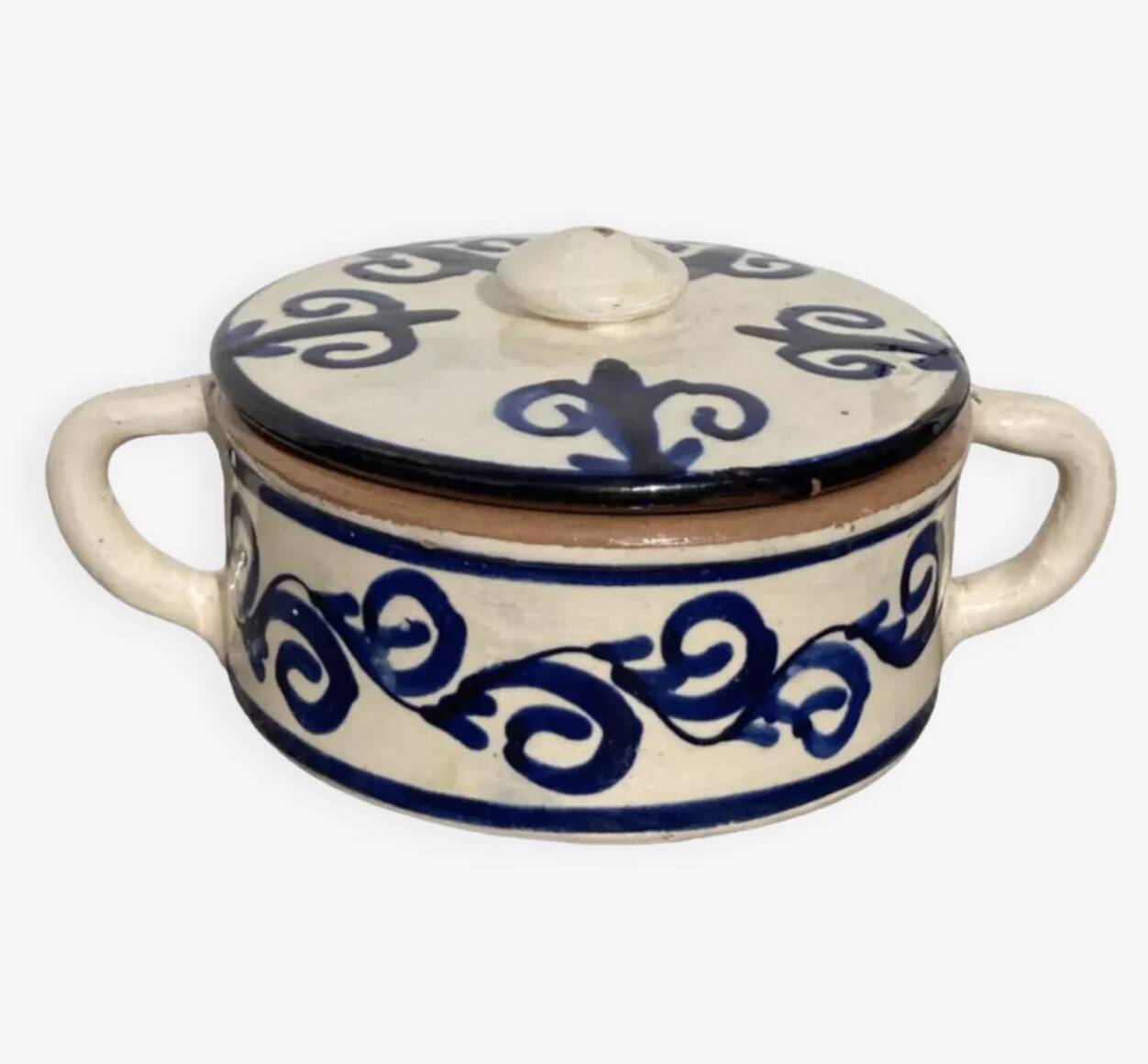 Blue and white ceramic candy dish/jewelry box