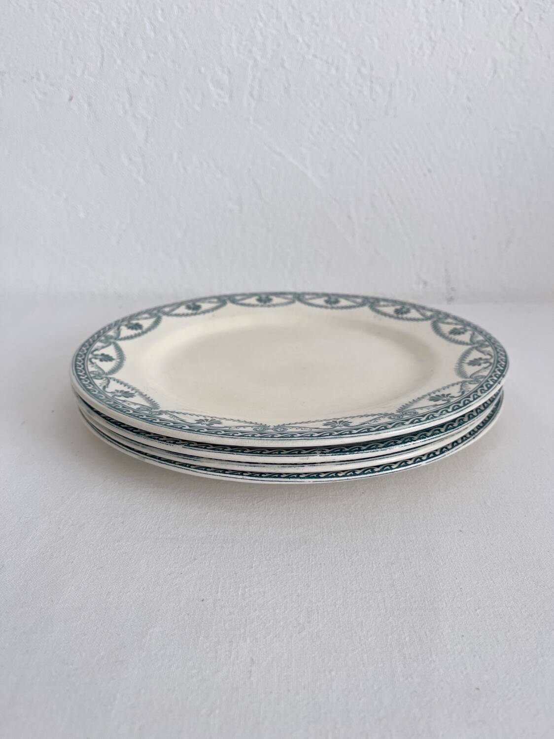 4 flat ironstone plates “Empire” Salins