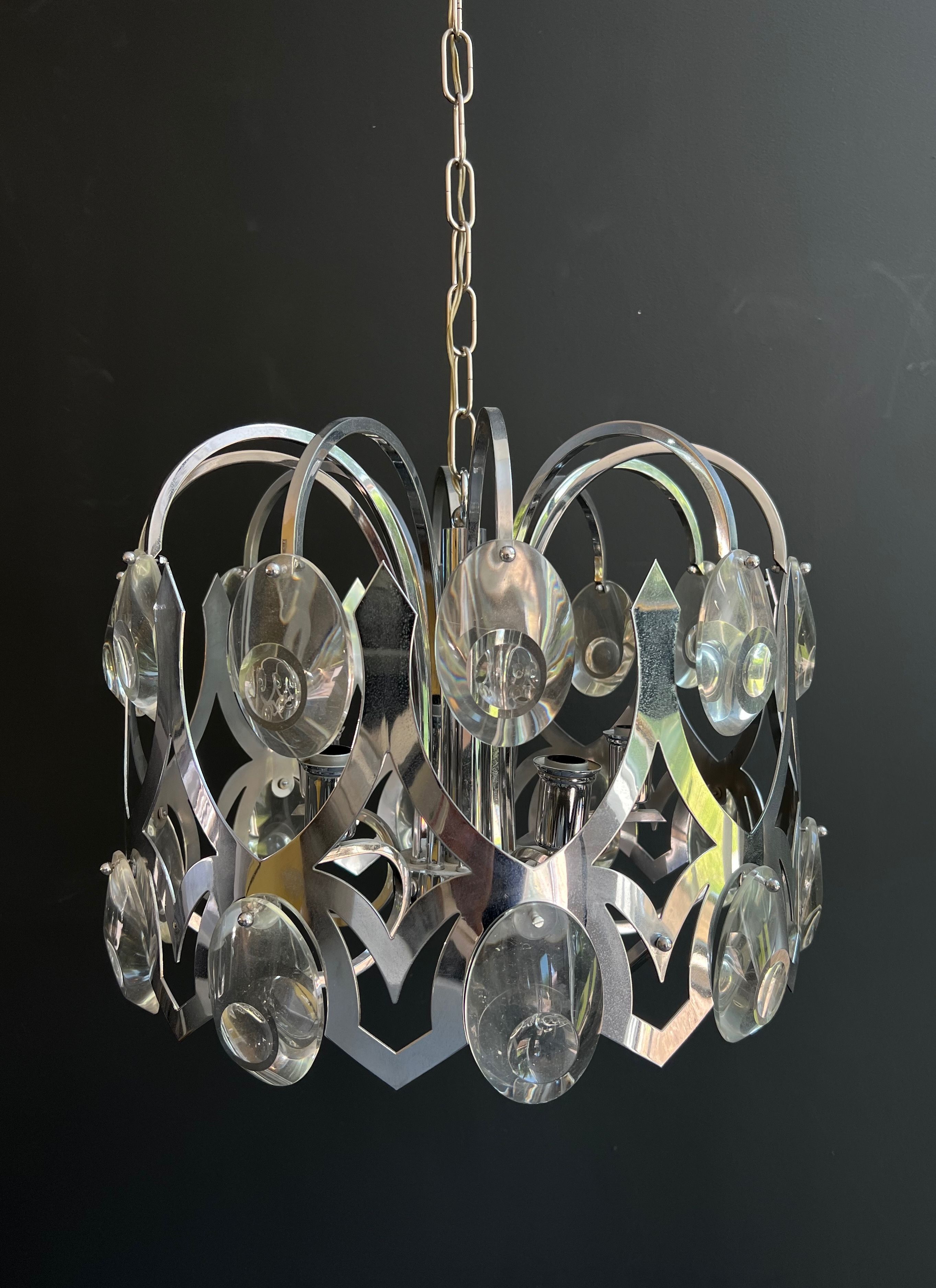 Lustre design en chrome et cristaux de Angelo Gaetano Sciolari. Vers 1970