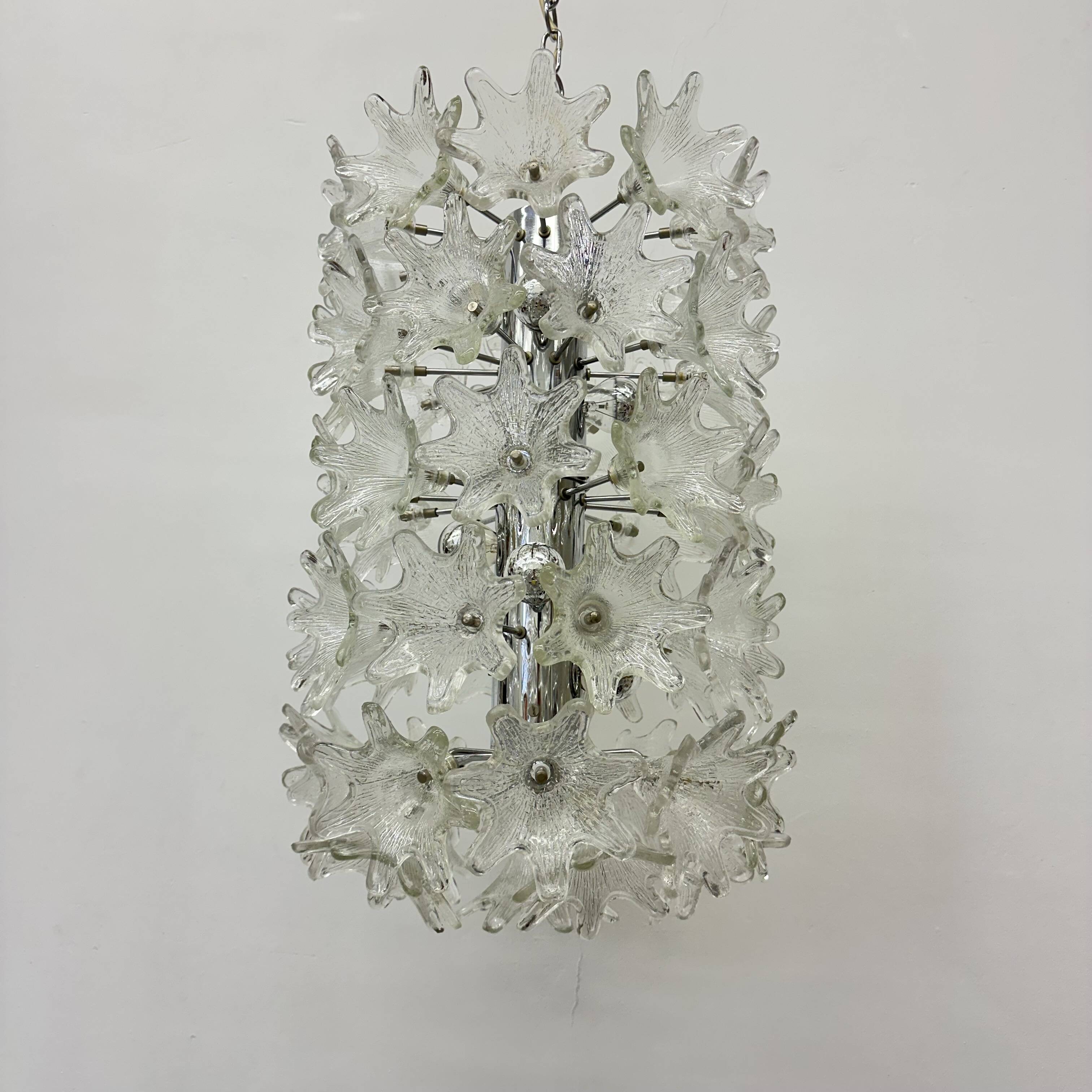 Spectacular Murano glass flower chandelier by Venini for VeArt, Italy 1970s
