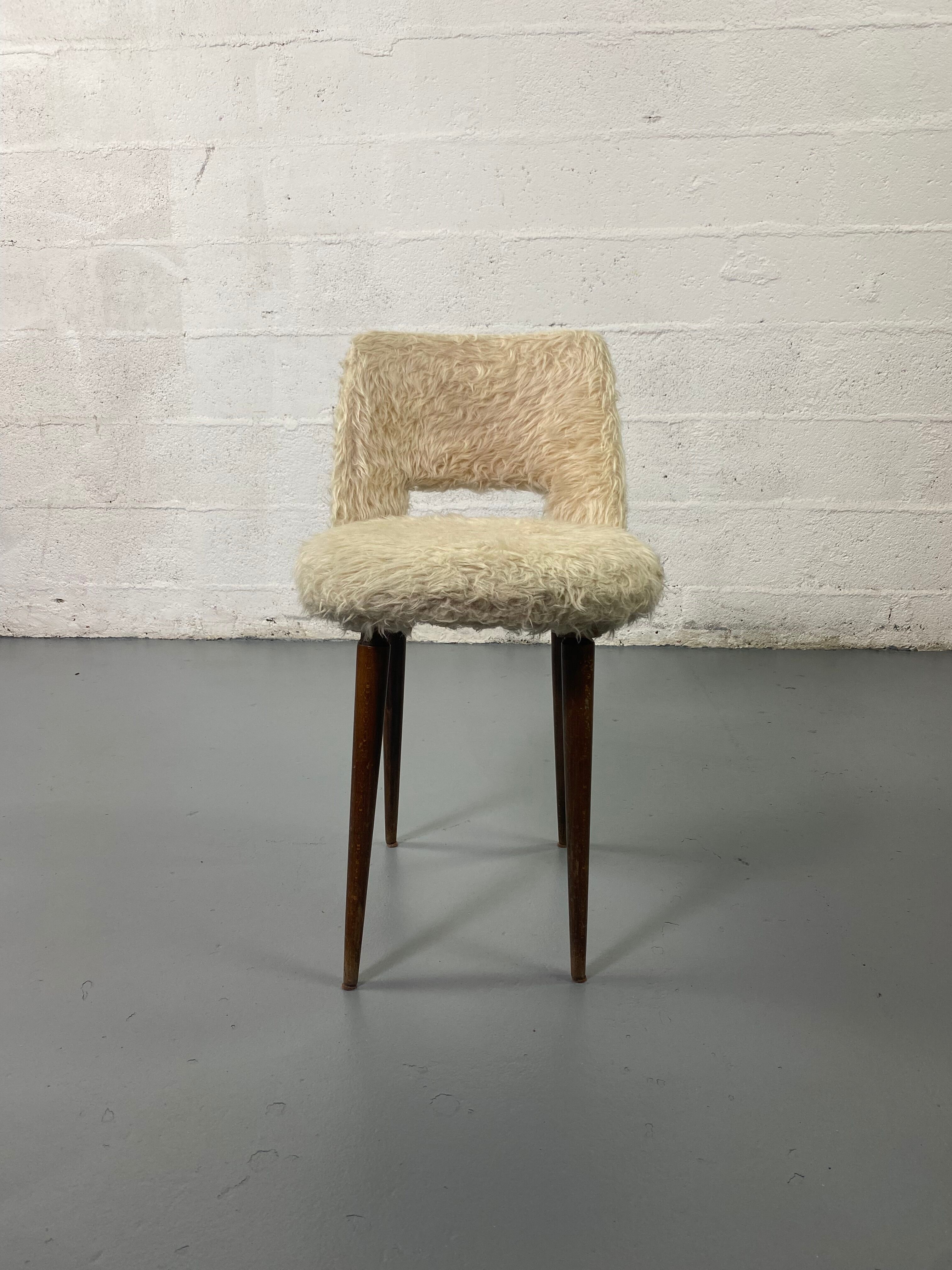 Vintage moumoute chair year 70