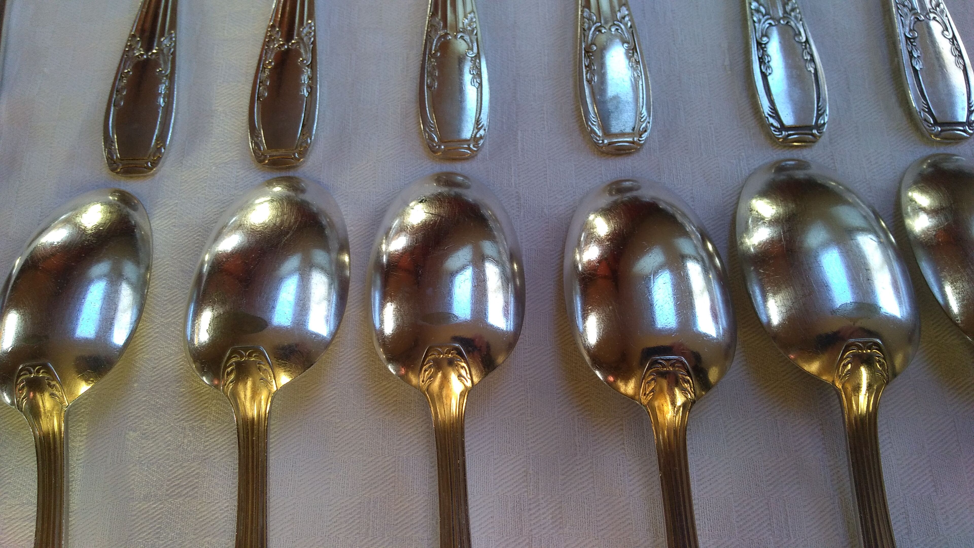 21-piece cutlery set