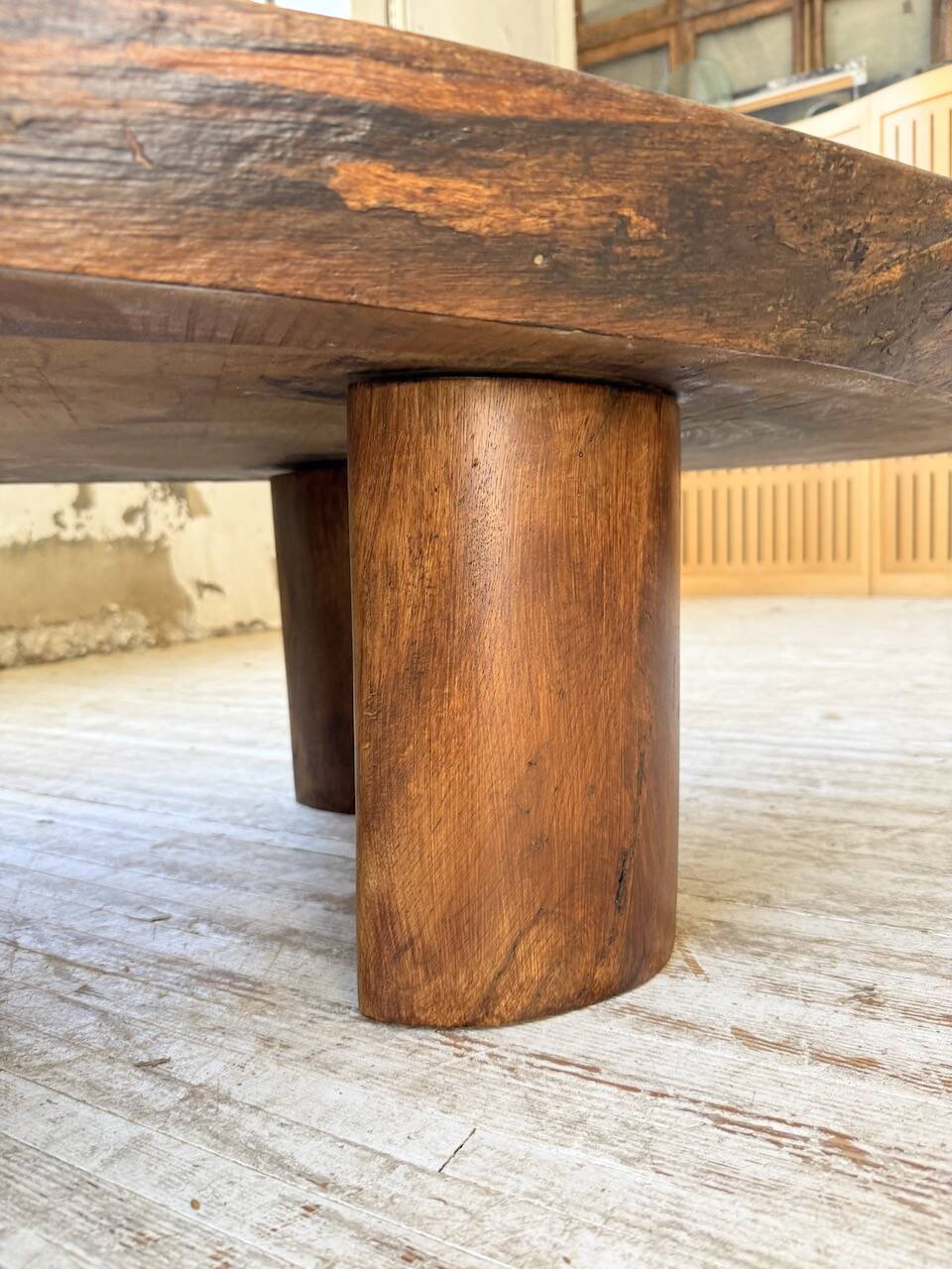Table basse années 50 plateau bois exotique XXL