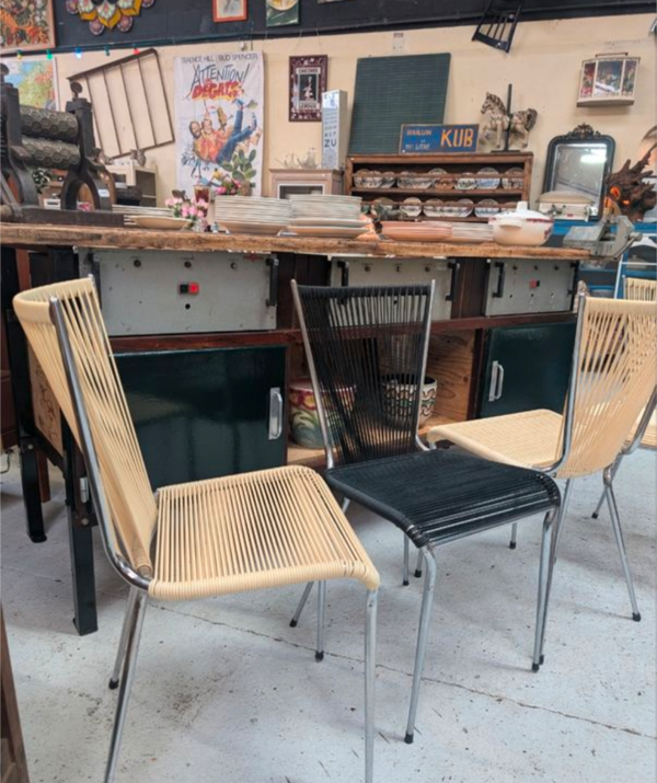 Suite de 4 chaises Scoubidou