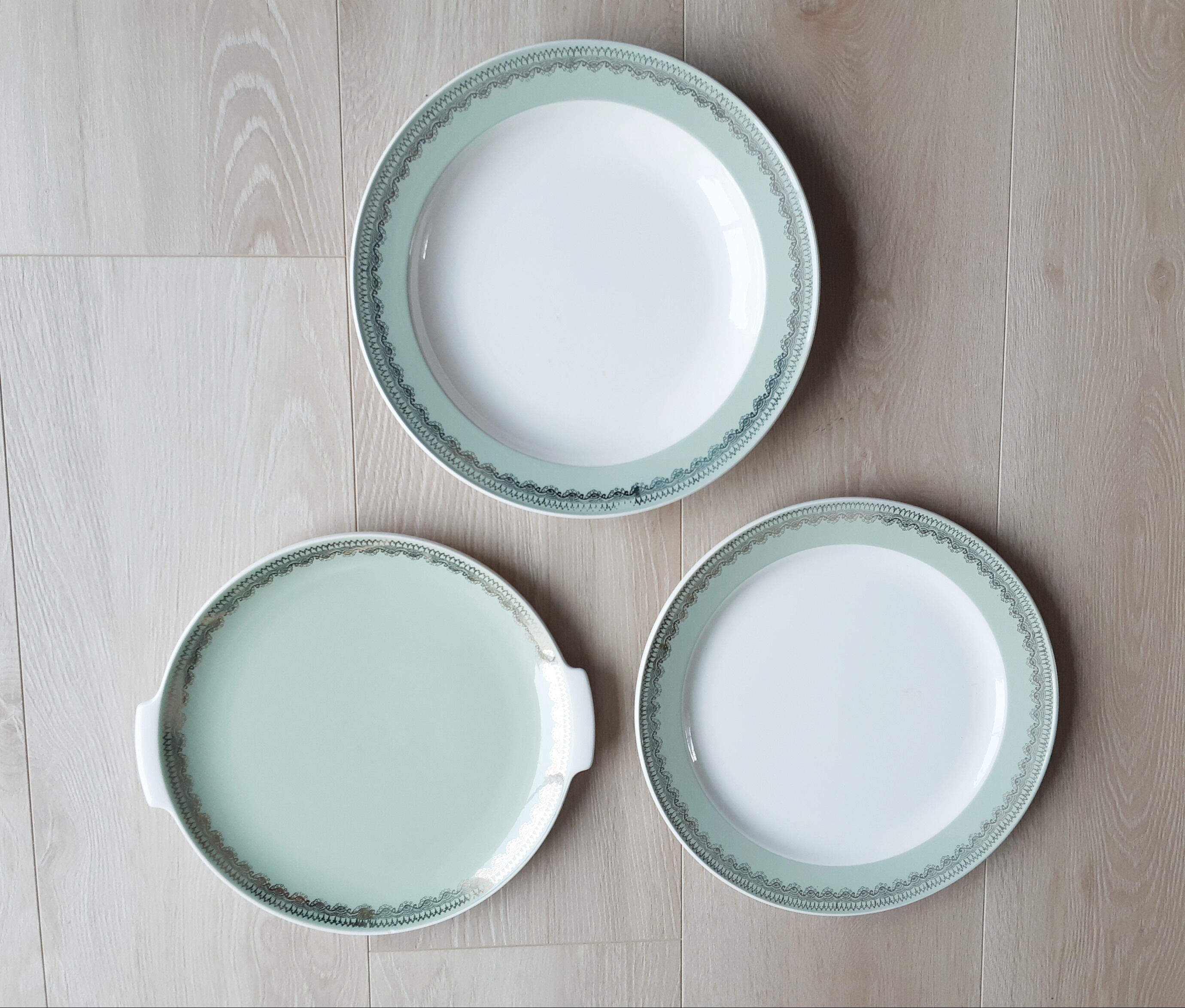 Villeroy and Boch food service, white and green faience, Mettlach, France Saar