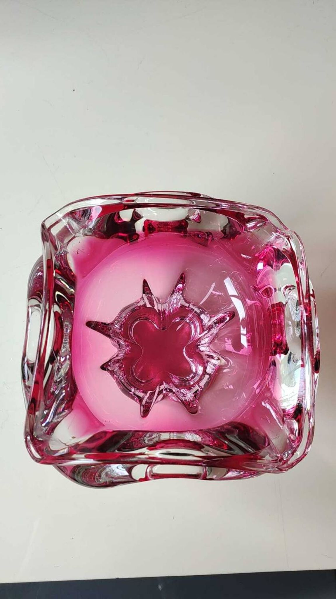 Ashtray. organic floral shape. cranberry pink. in modern art glass. designed by jozef hospodka