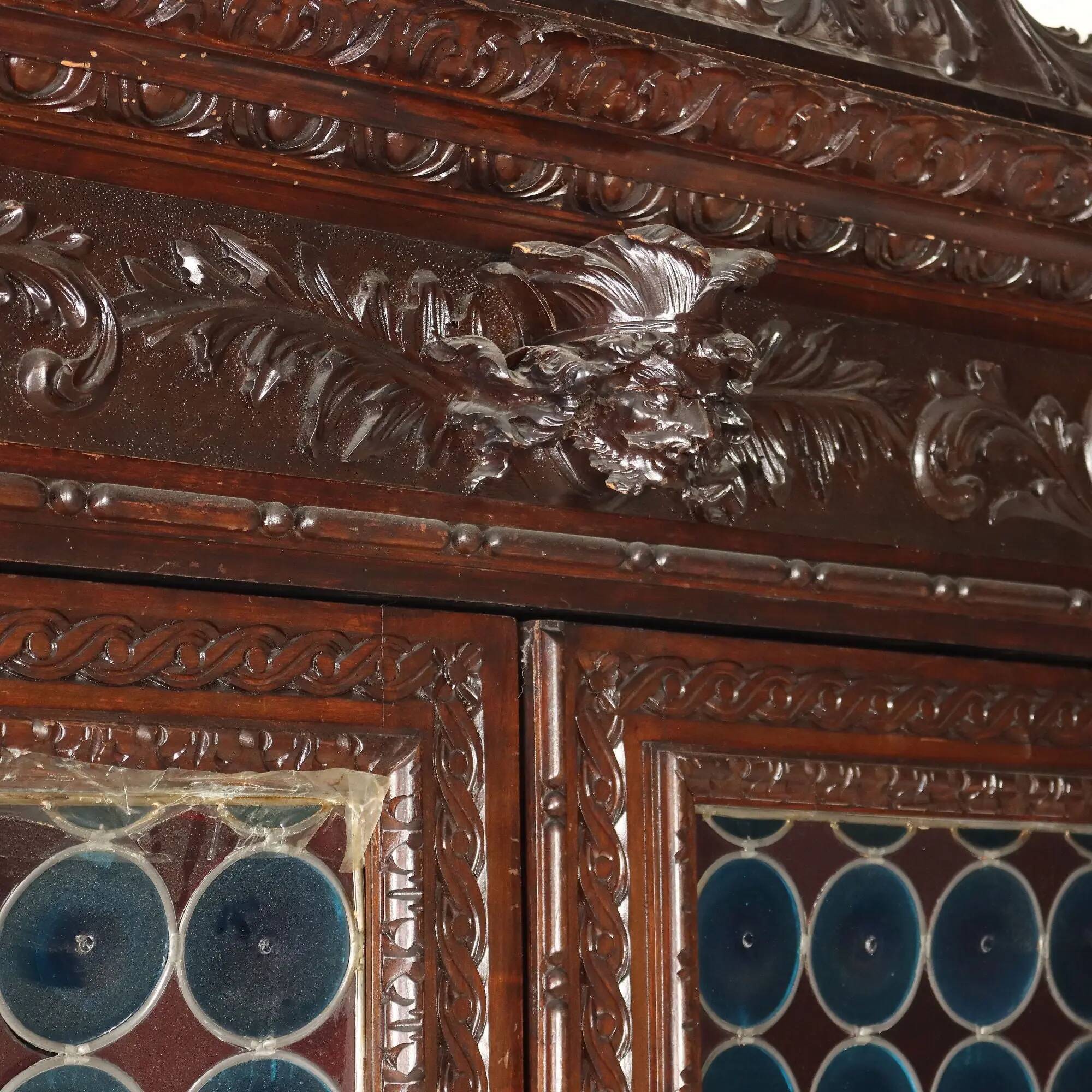 Antique neo-baroque display cabinet carved in walnut, Italy, 19th century