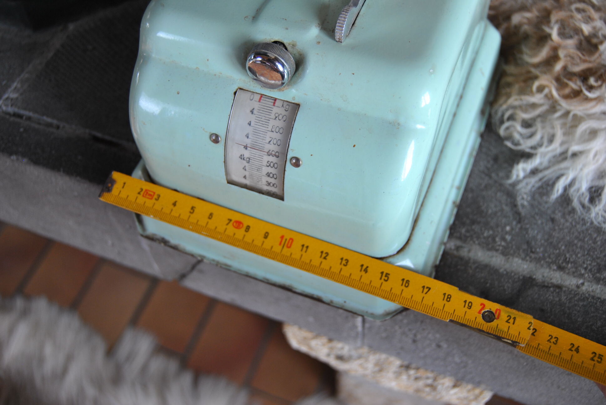 Household scale in water green metal Perca 50s