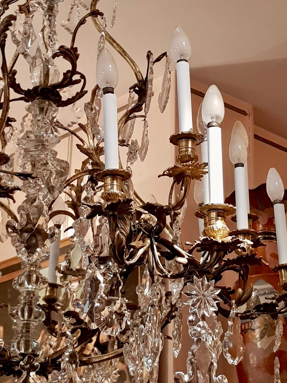 Lustre en bronze doré et cristal taillé, milieu XIXe siècle