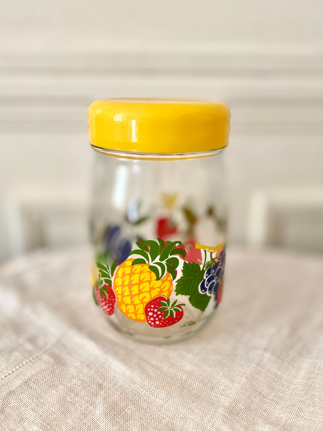 Glass jars The Perfect 70's vintage fruit décor