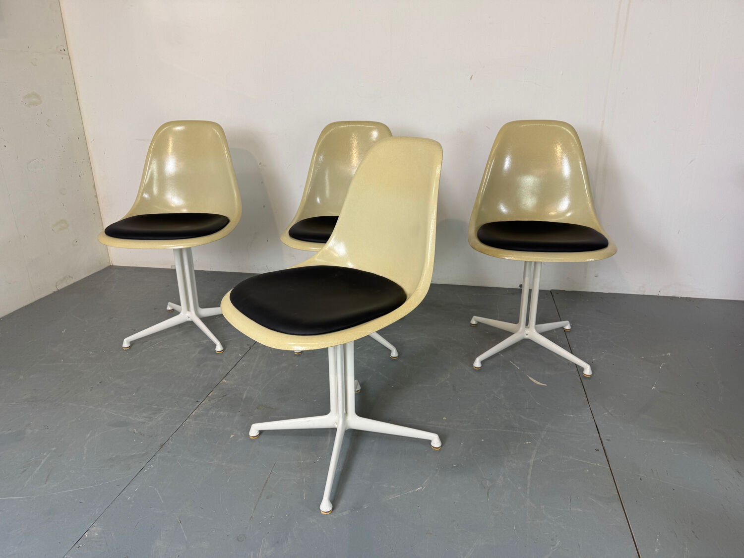 4 La Fonda fiberglass steel dining Chairs by Eames for Herman Miller